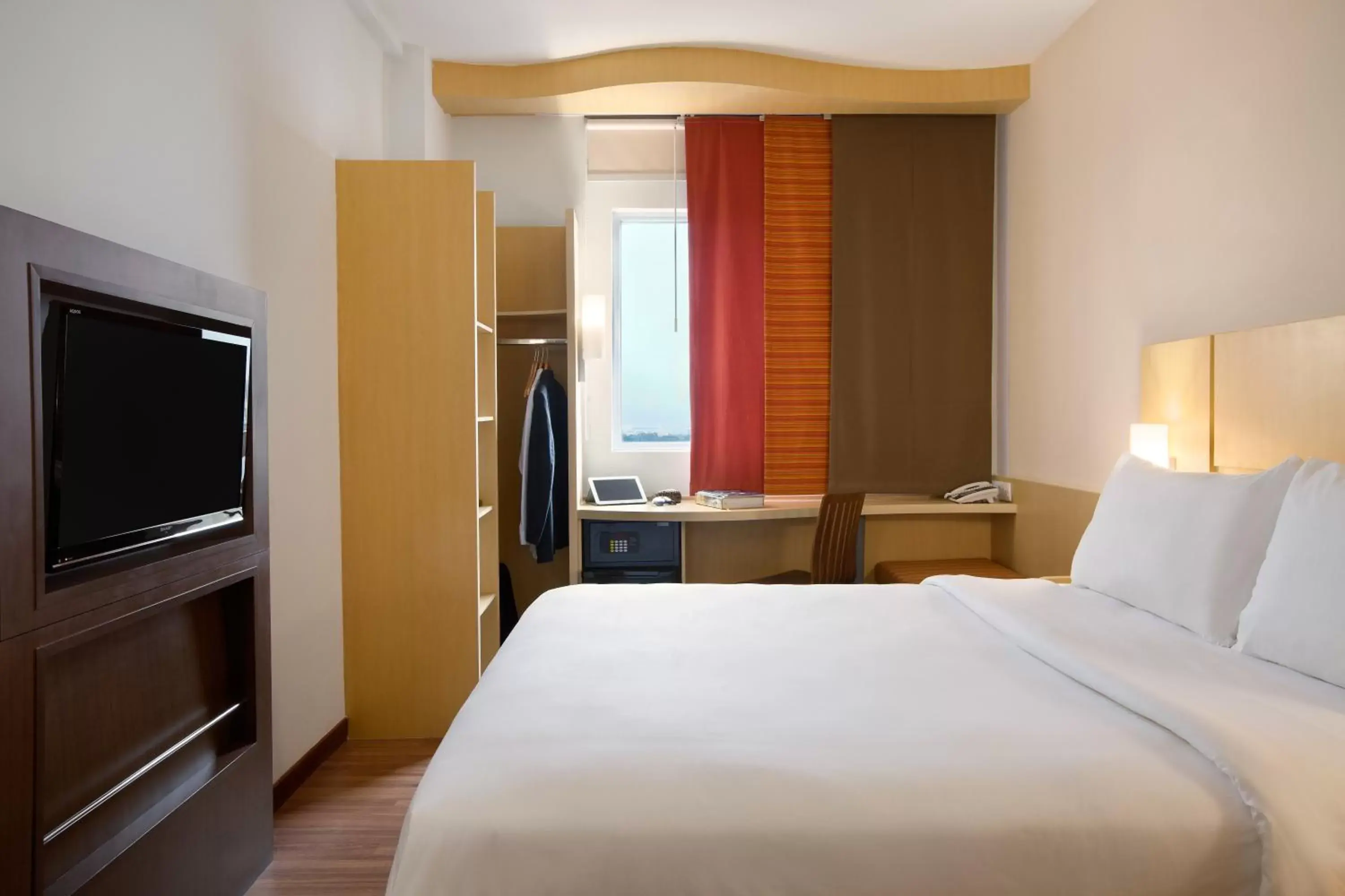 Standard Double Room in Ibis Bandung Pasteur Standard Double Room in Ibis Bandung Pasteur