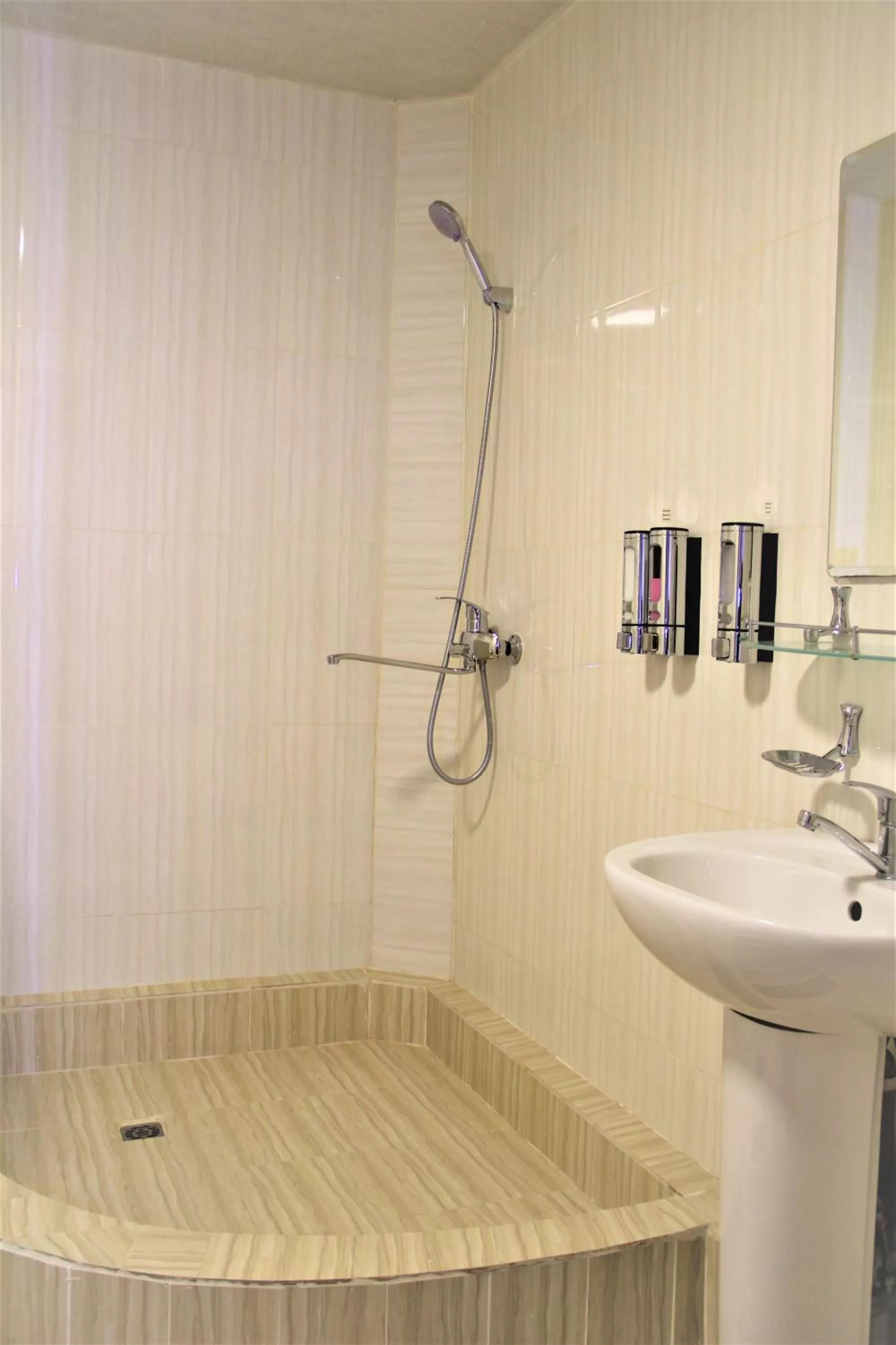 Shower in Anvar's Guests