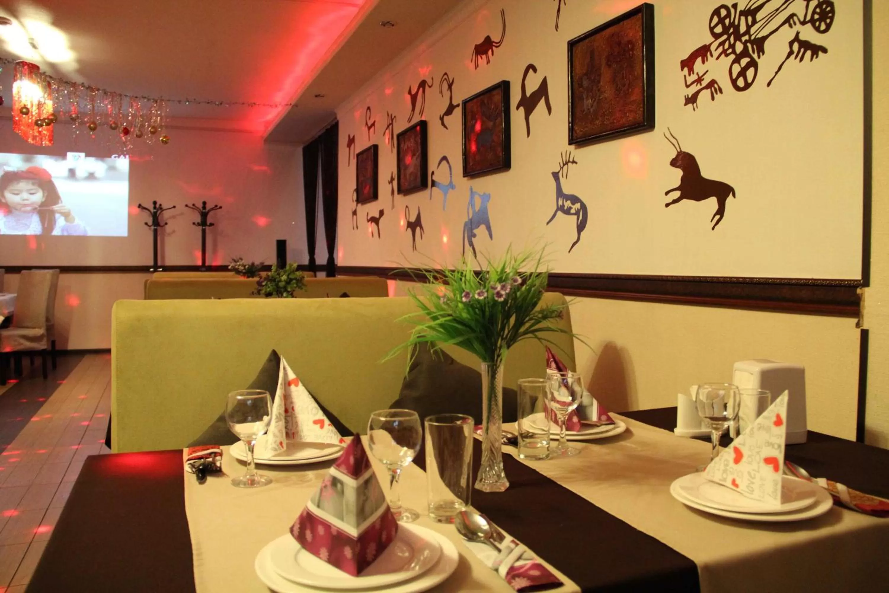Food and drinks, Restaurant/Places to Eat in Astina Hotel