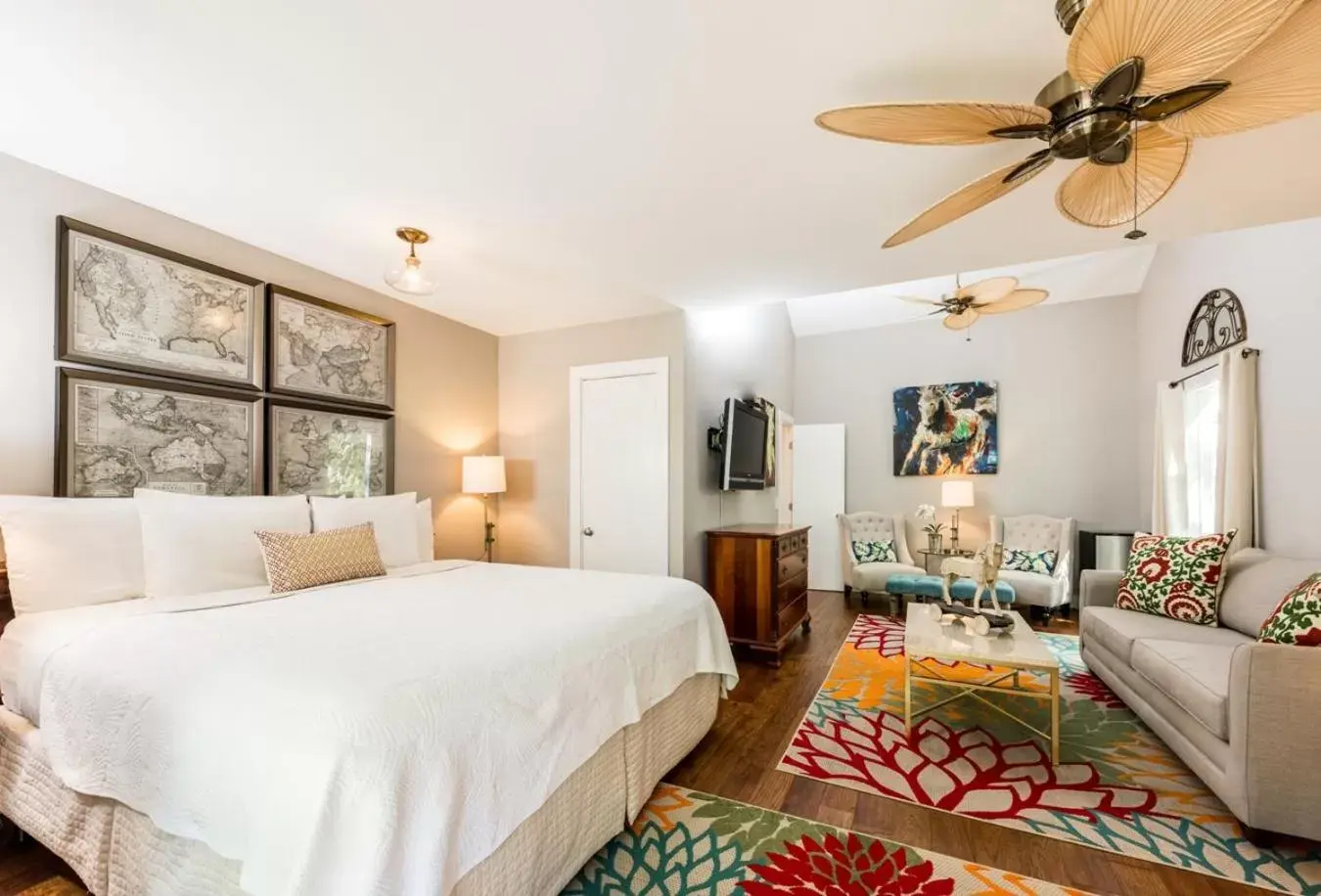 Saratoga Suite in Old Town Manor Saratoga Suite in Old Town Manor