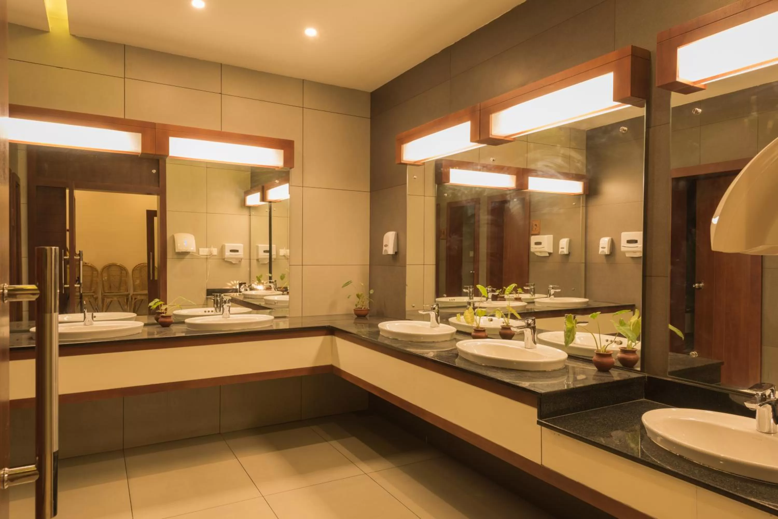 Bathroom in Trivers Resort Munnar