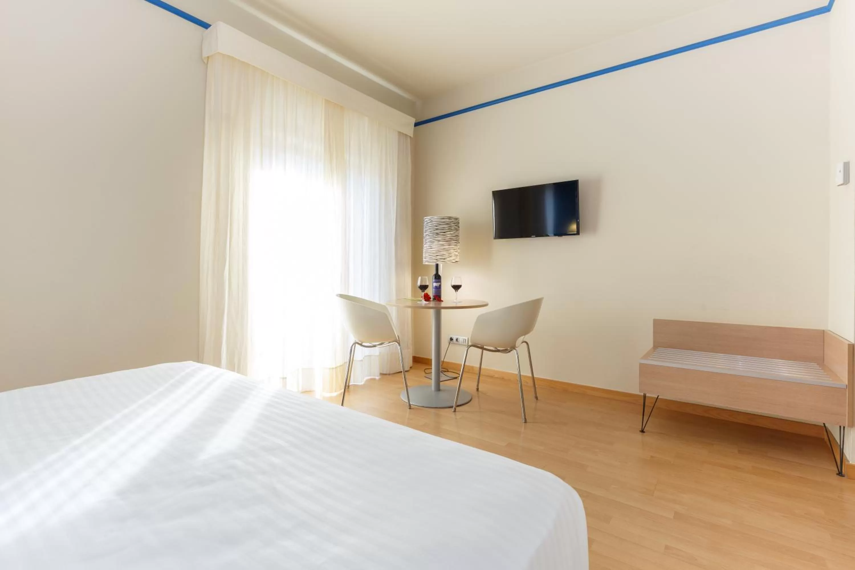 Photo of the whole room in Ciutat de Barcelona