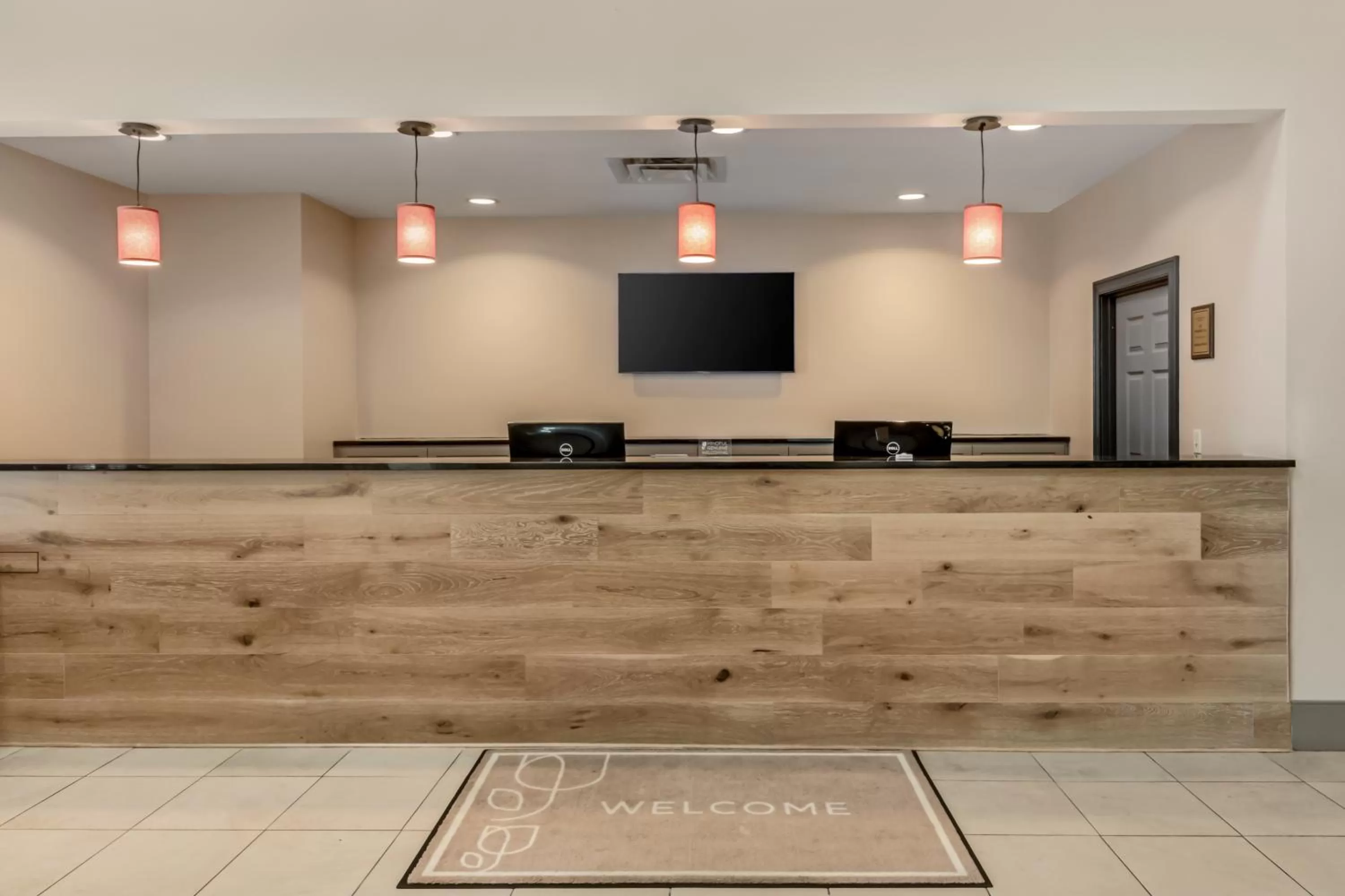 Lobby or reception in Country Inn & Suites by Radisson, Elk Grove Village-Itasca
