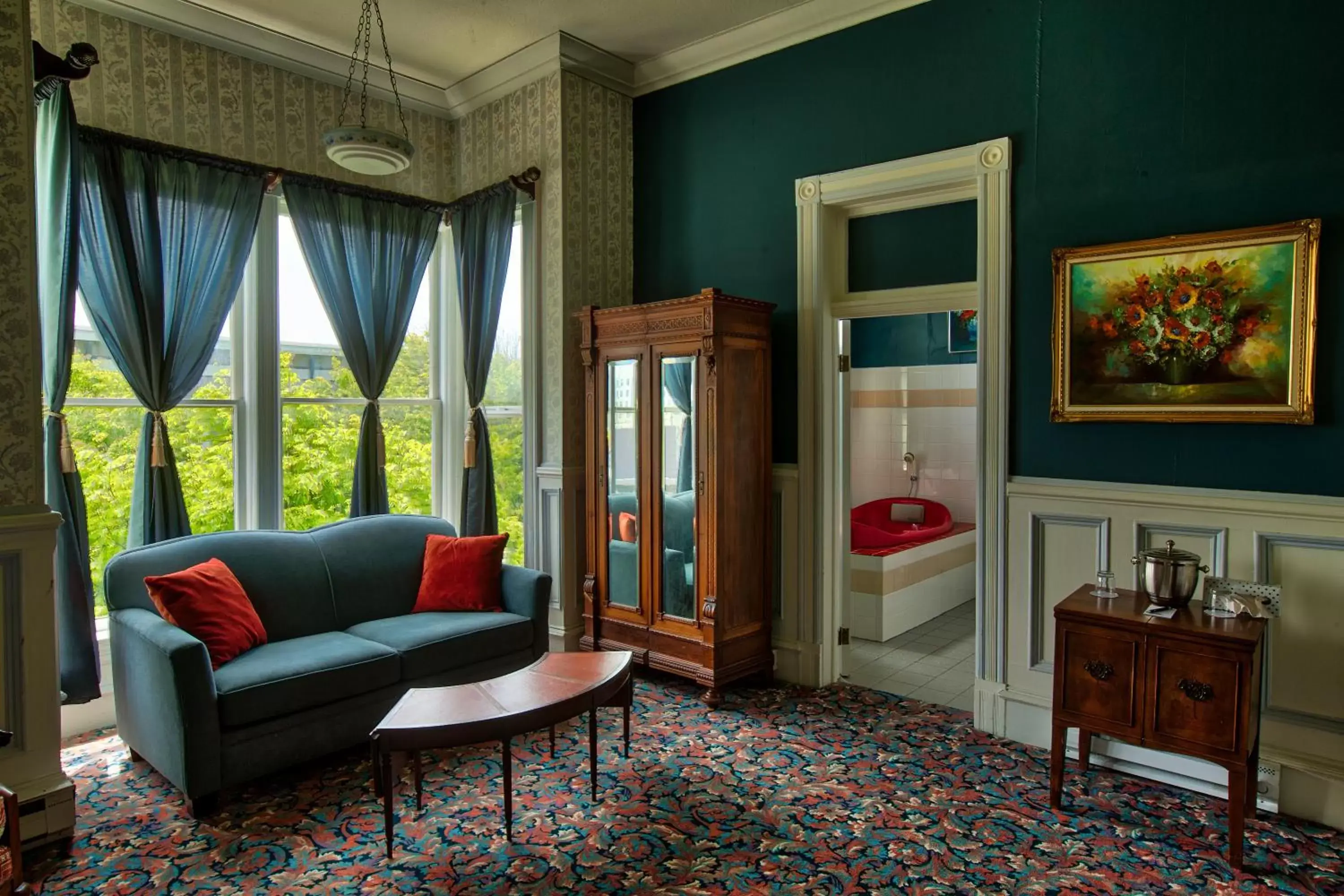 King Suite in The Inn at 2nd & C King Suite in The Inn at 2nd & C