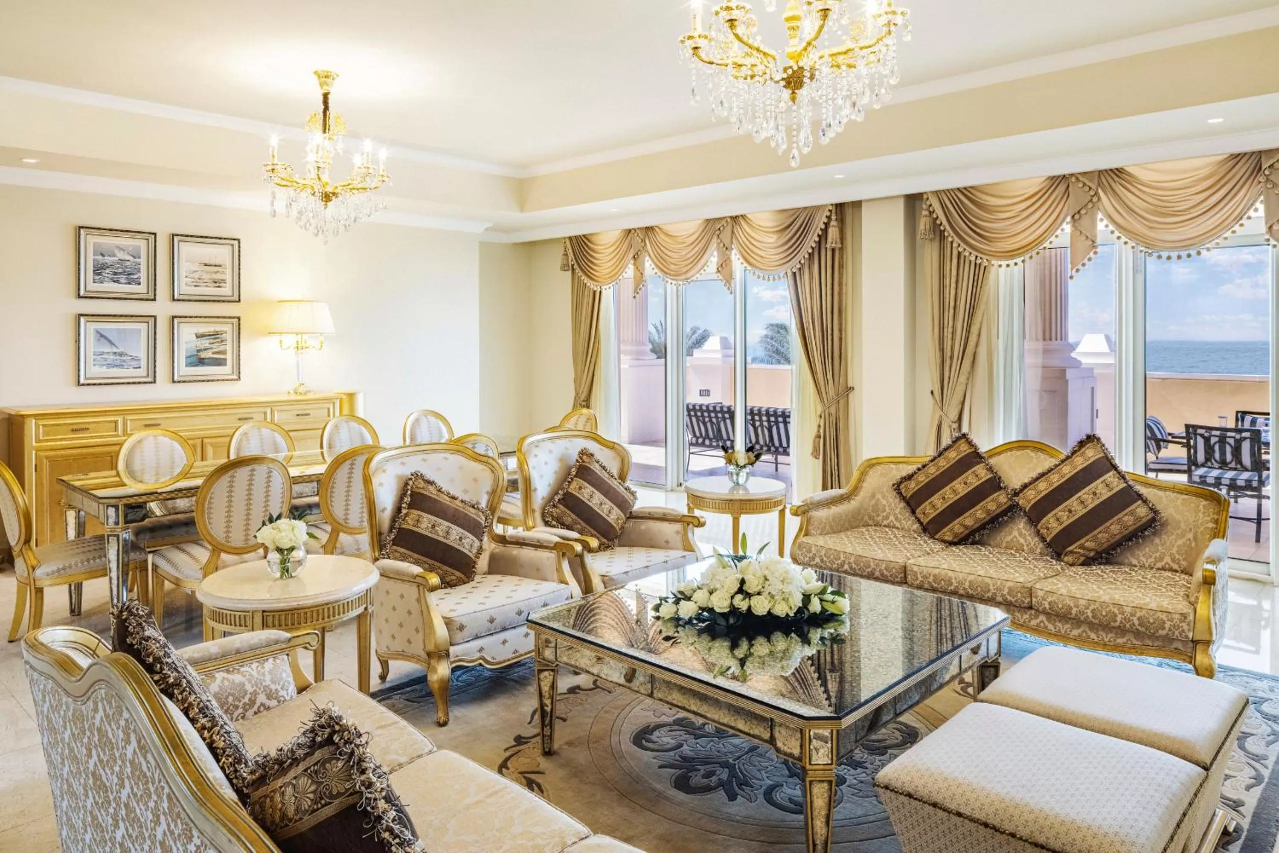 Living room in Kempinski Hotel Palm Jumeirah