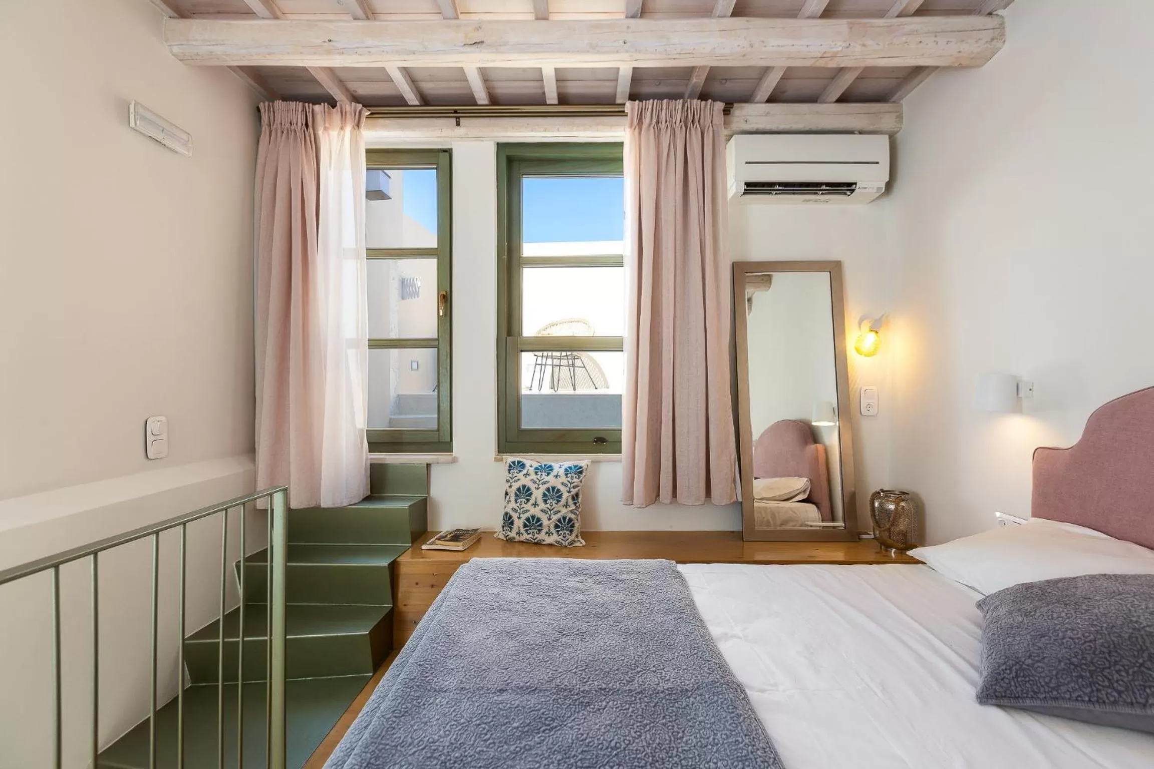 Bed in Neratze Hammam Suites