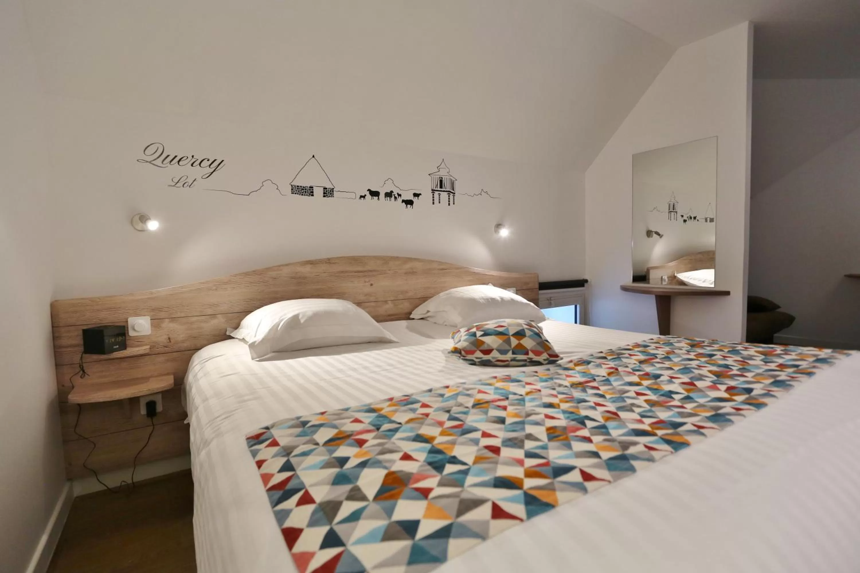 Bedroom, Bed in Best Western Le Pont d'Or