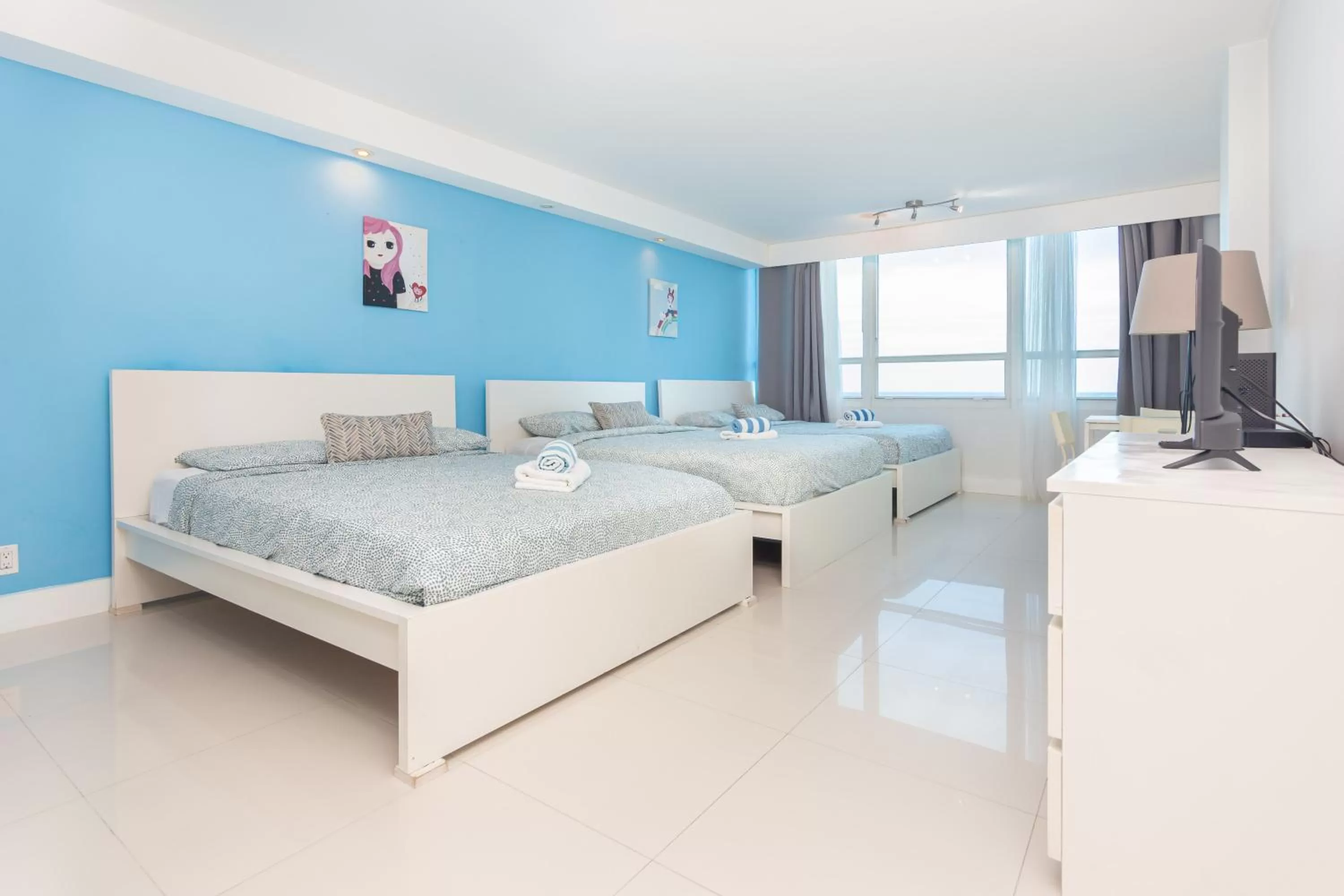 Photo of the whole room, Bed in Girasole Rentals