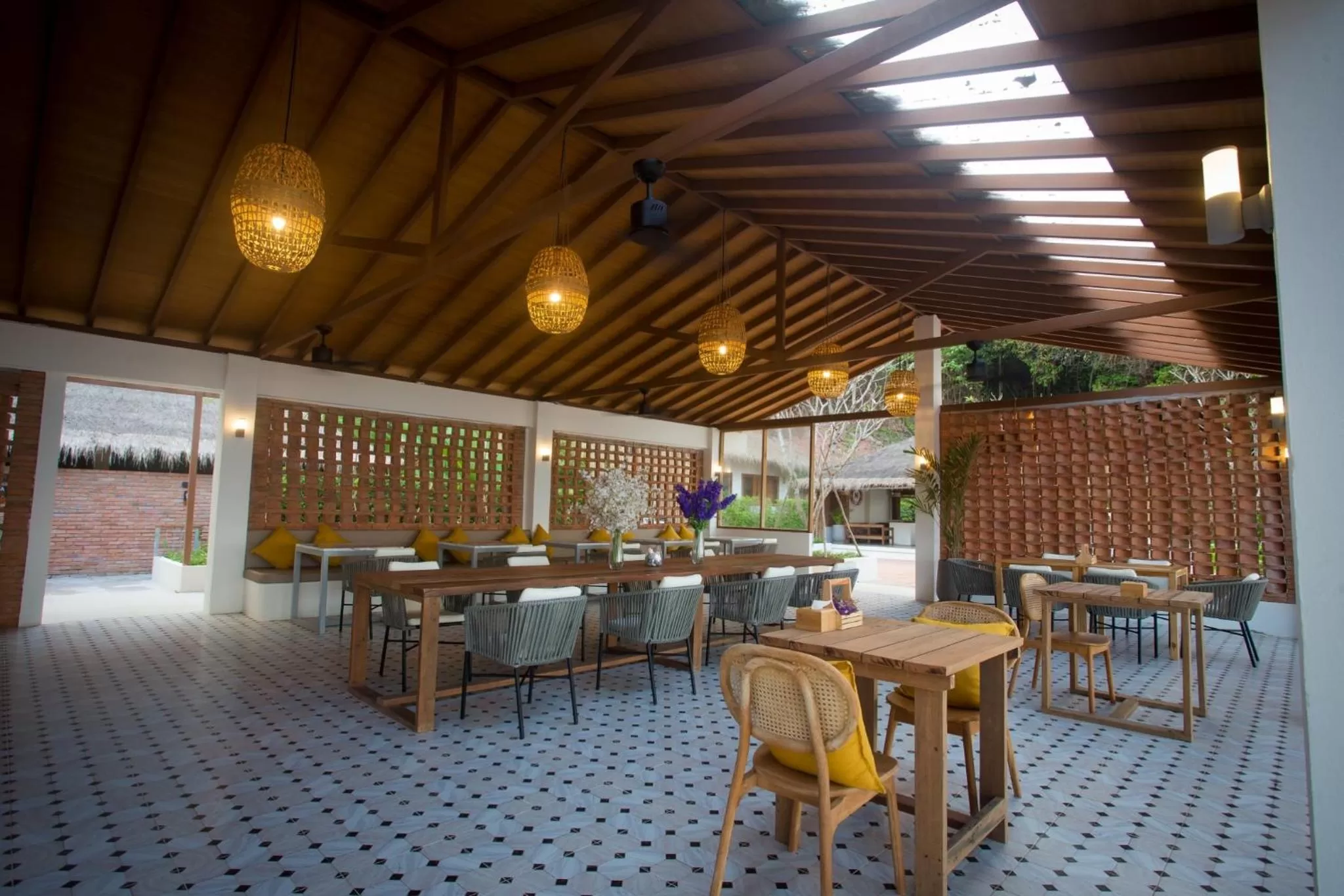 Restaurant/places to eat in The Nest Private Beach Resort