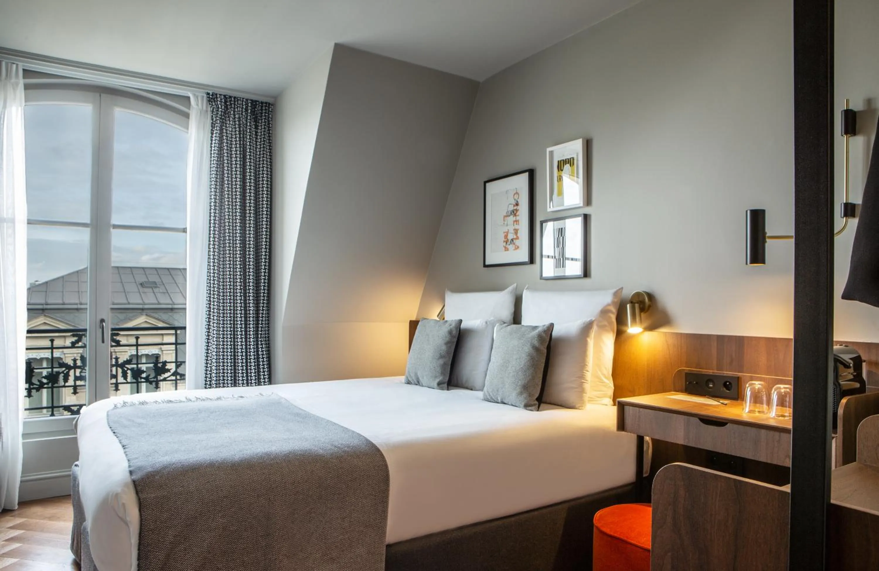 Bed in Hotel Flanelles Paris