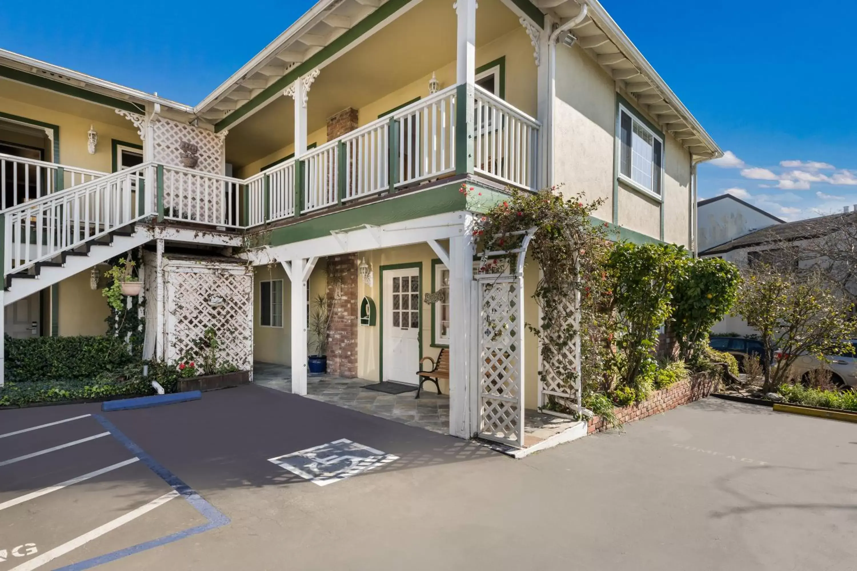 Carmel Inn & Suites Carmel Inn & Suites