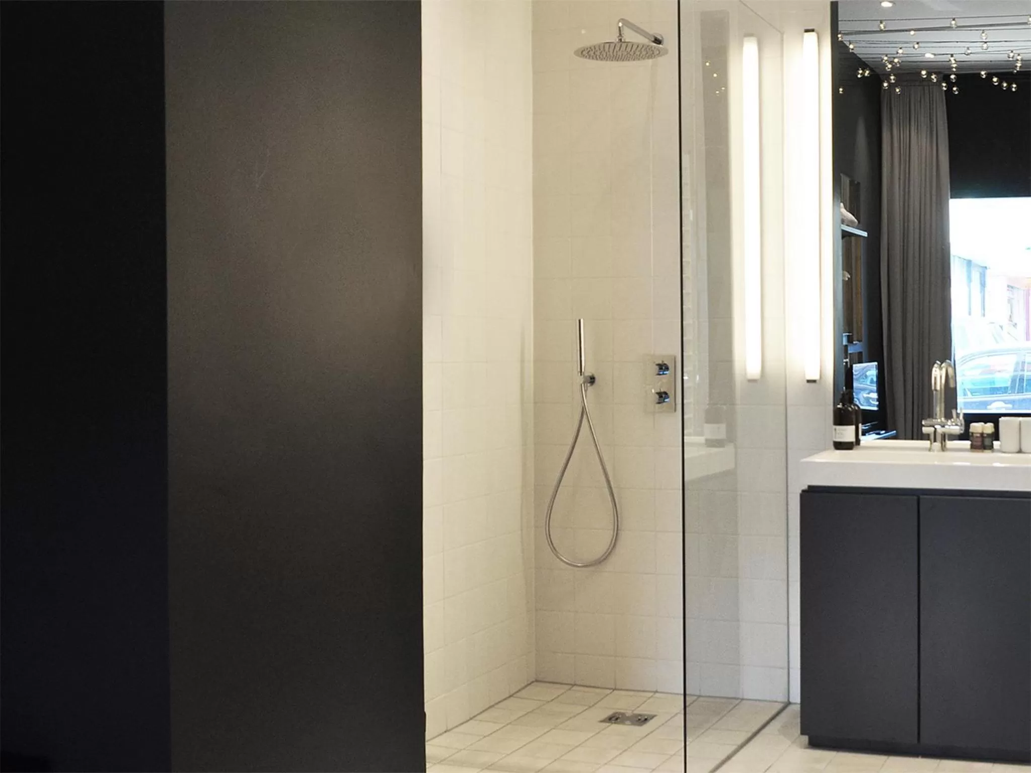 Shower in grätzlhotel Schönbrunn