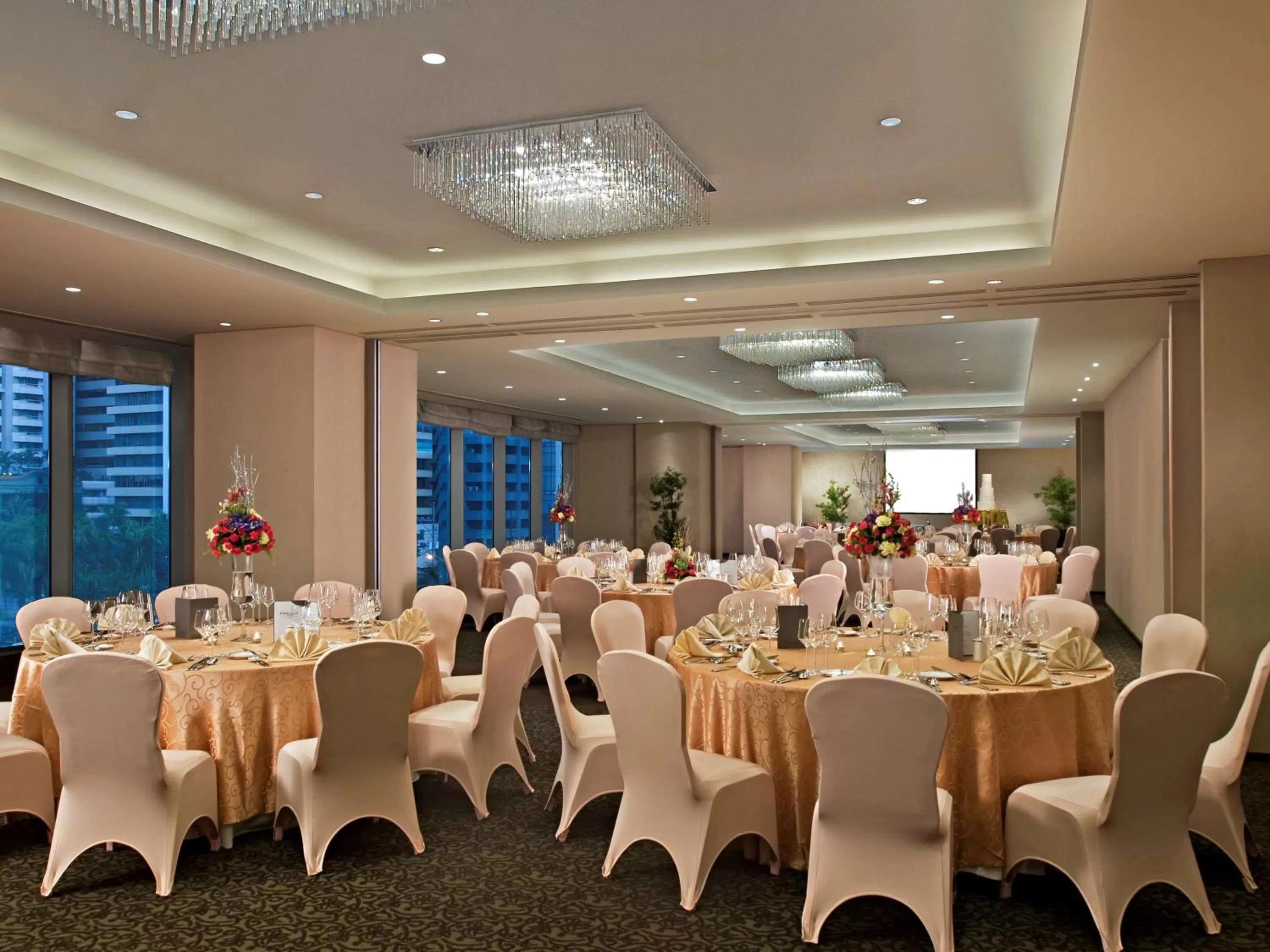 Meeting/conference room in Joy Nostalg Hotel and Suites Manila Managed by The Ascott Limited