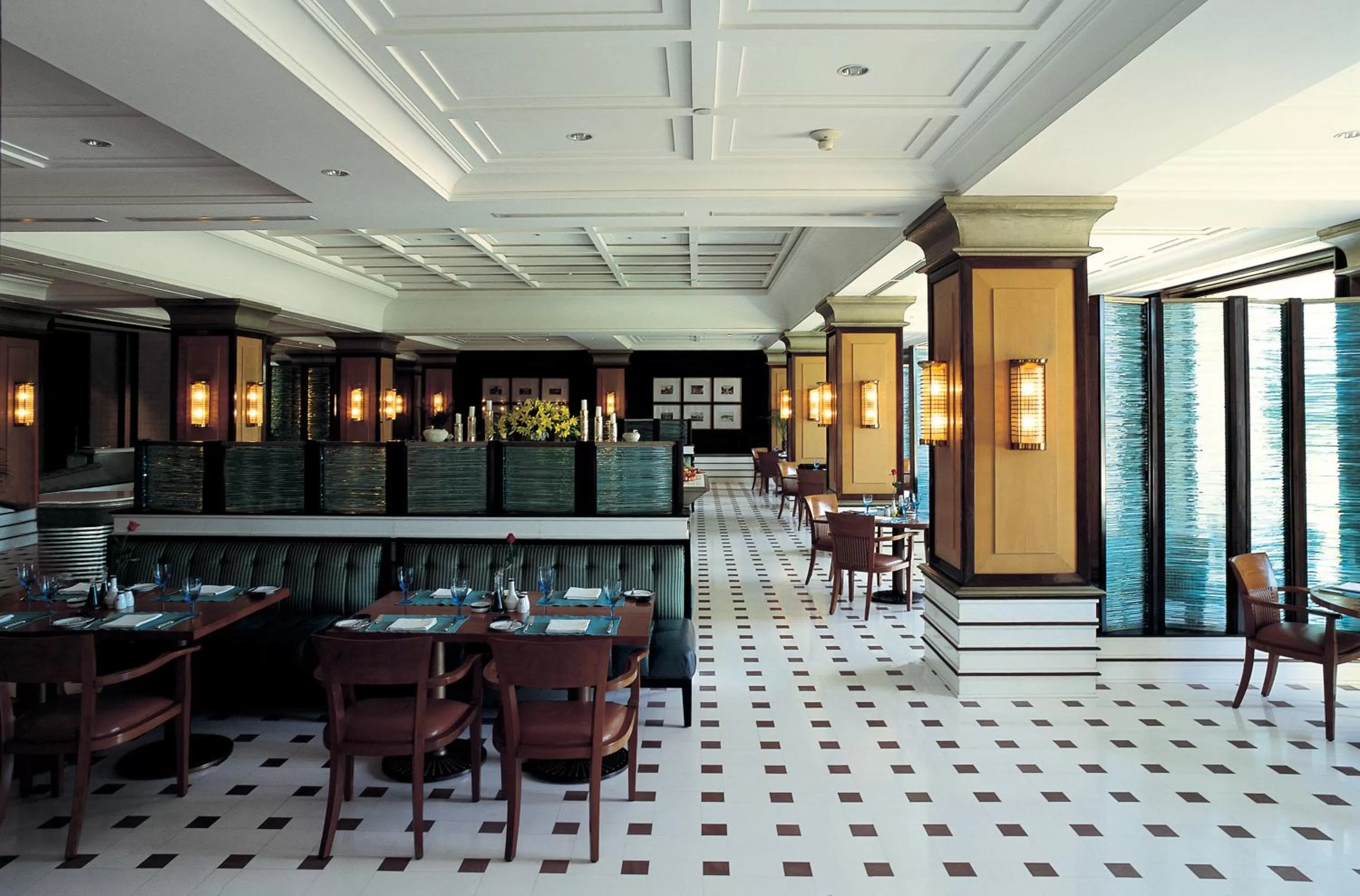 Restaurant/places to eat in The Oberoi Amarvilas Agra