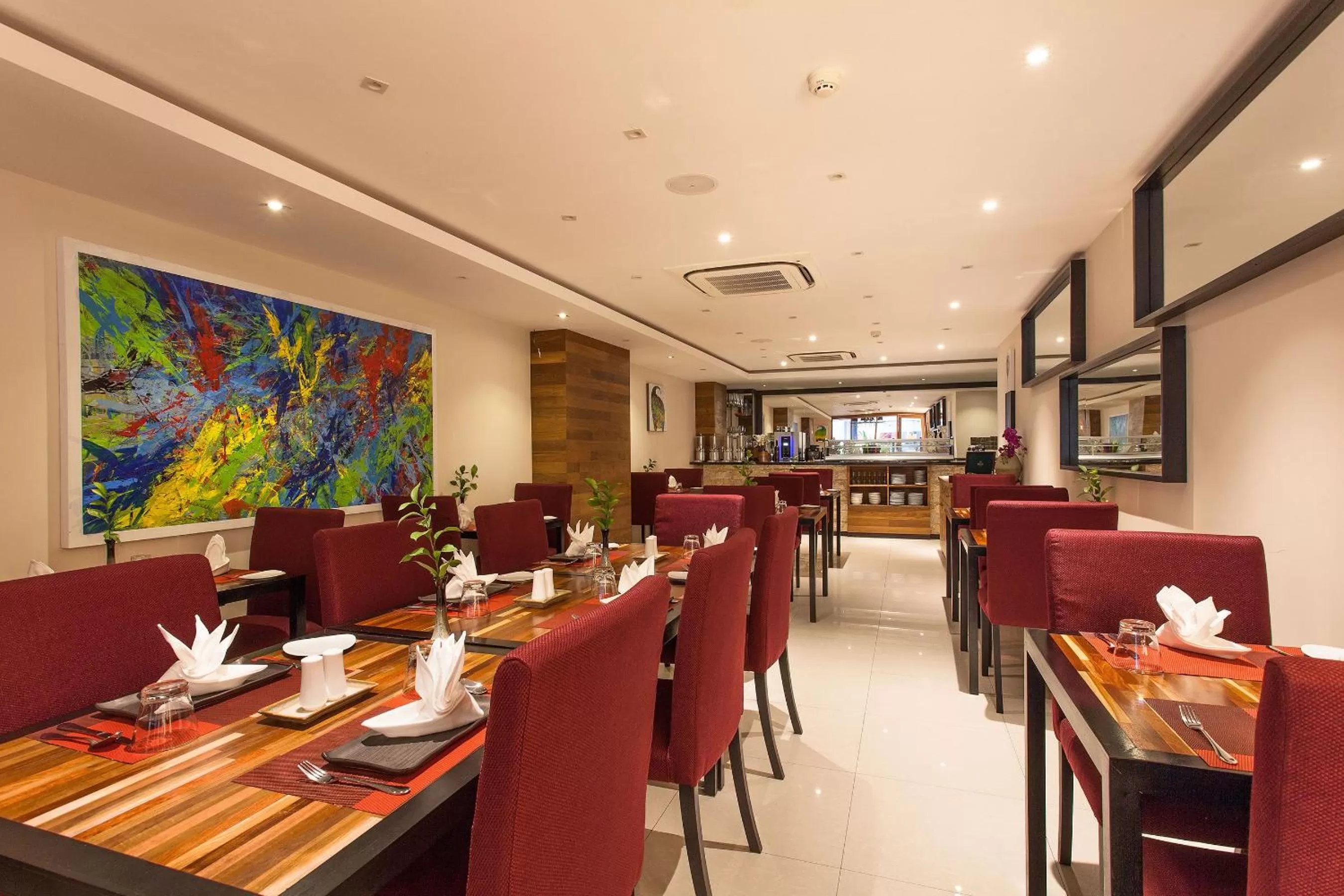 Restaurant/places to eat in The Somerset Hotel