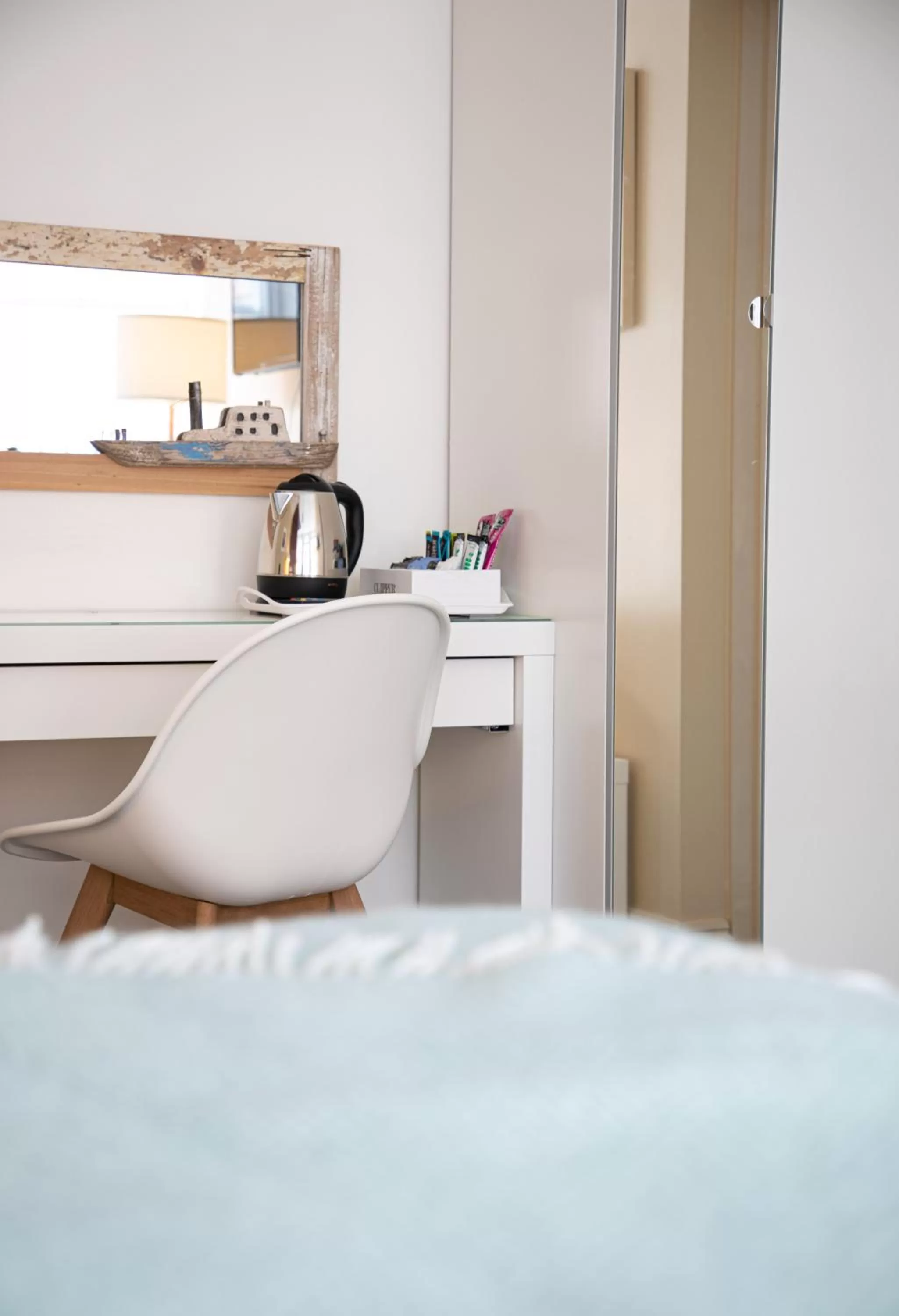 Coffee/tea facilities, Bed in Park View R & R - Adult Only - Self-Catering - Free Parking - EV Point