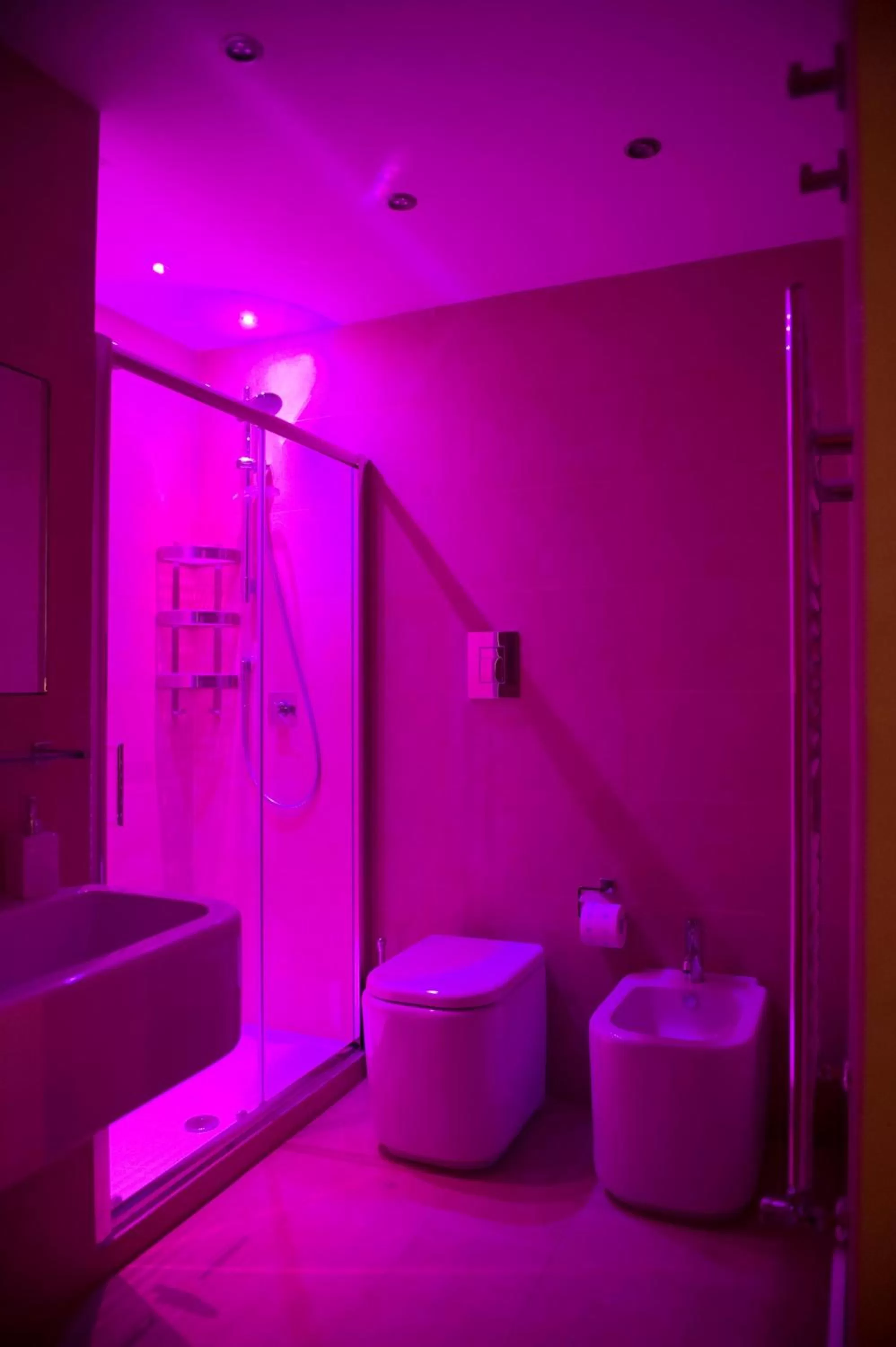 Bathroom in B&B White