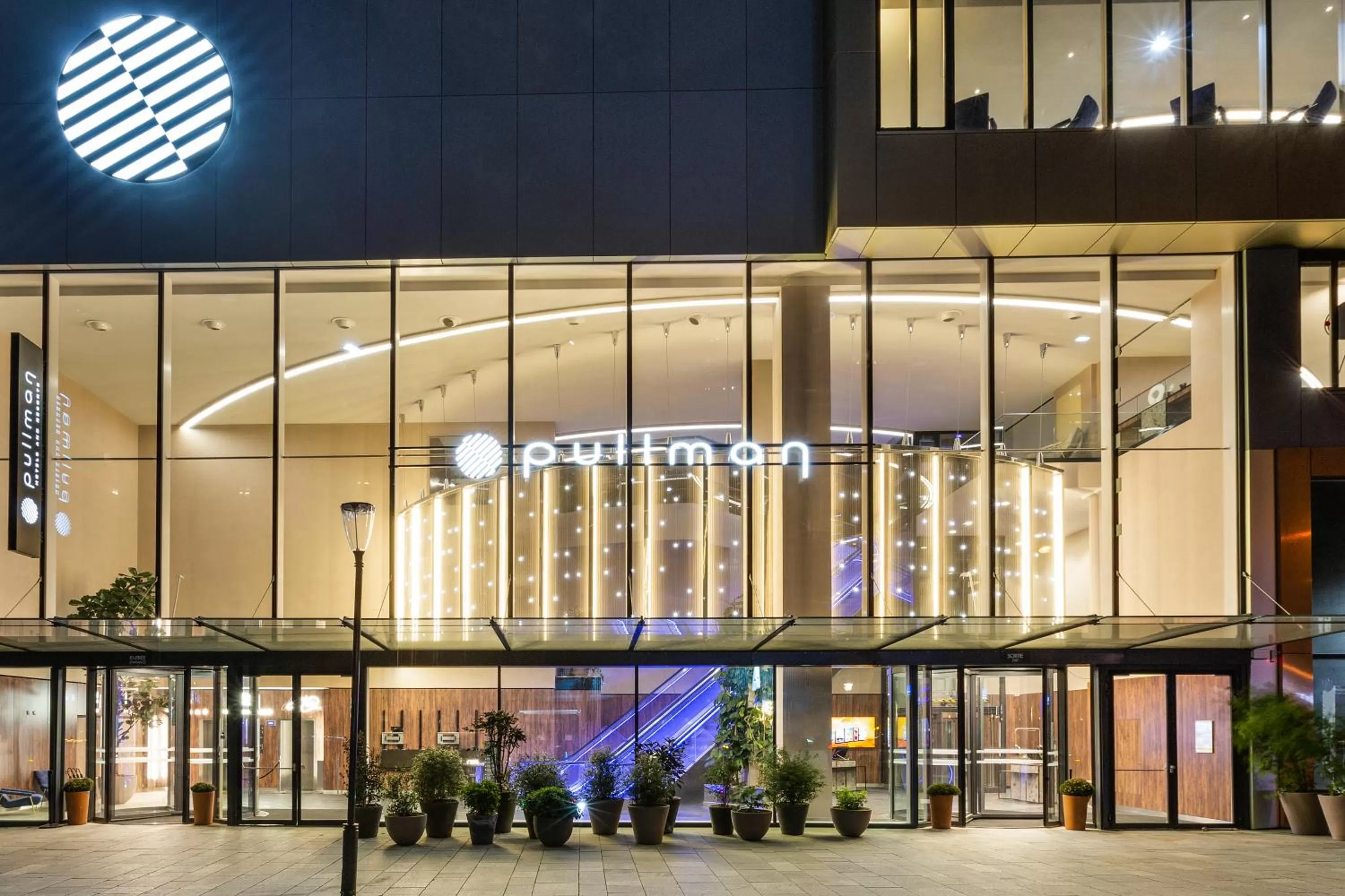 Facade/entrance in Pullman Paris Montparnasse
