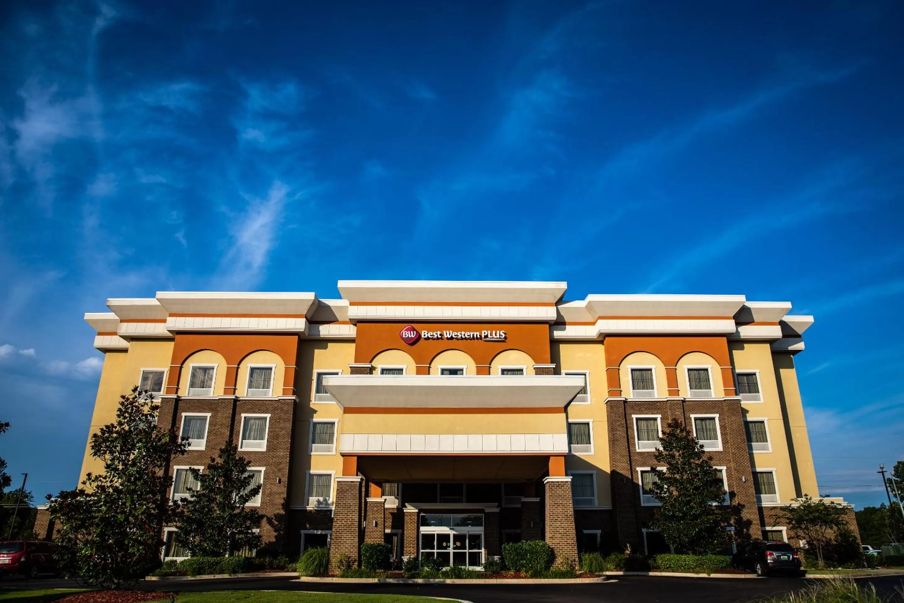 Facade/entrance in Best Western Plus Goodman Inn & Suites