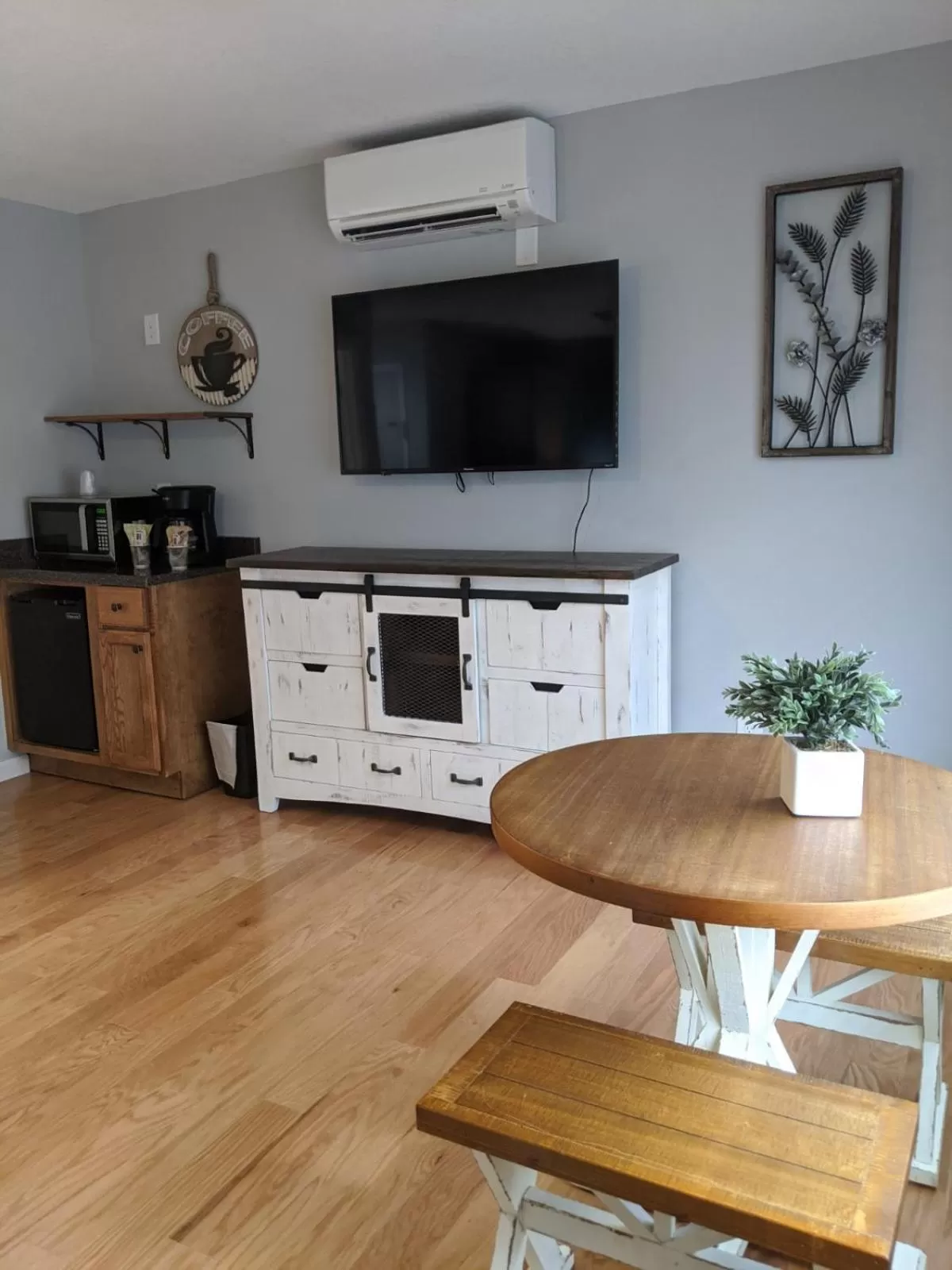 TV and multimedia in Heidi Motel - Helen