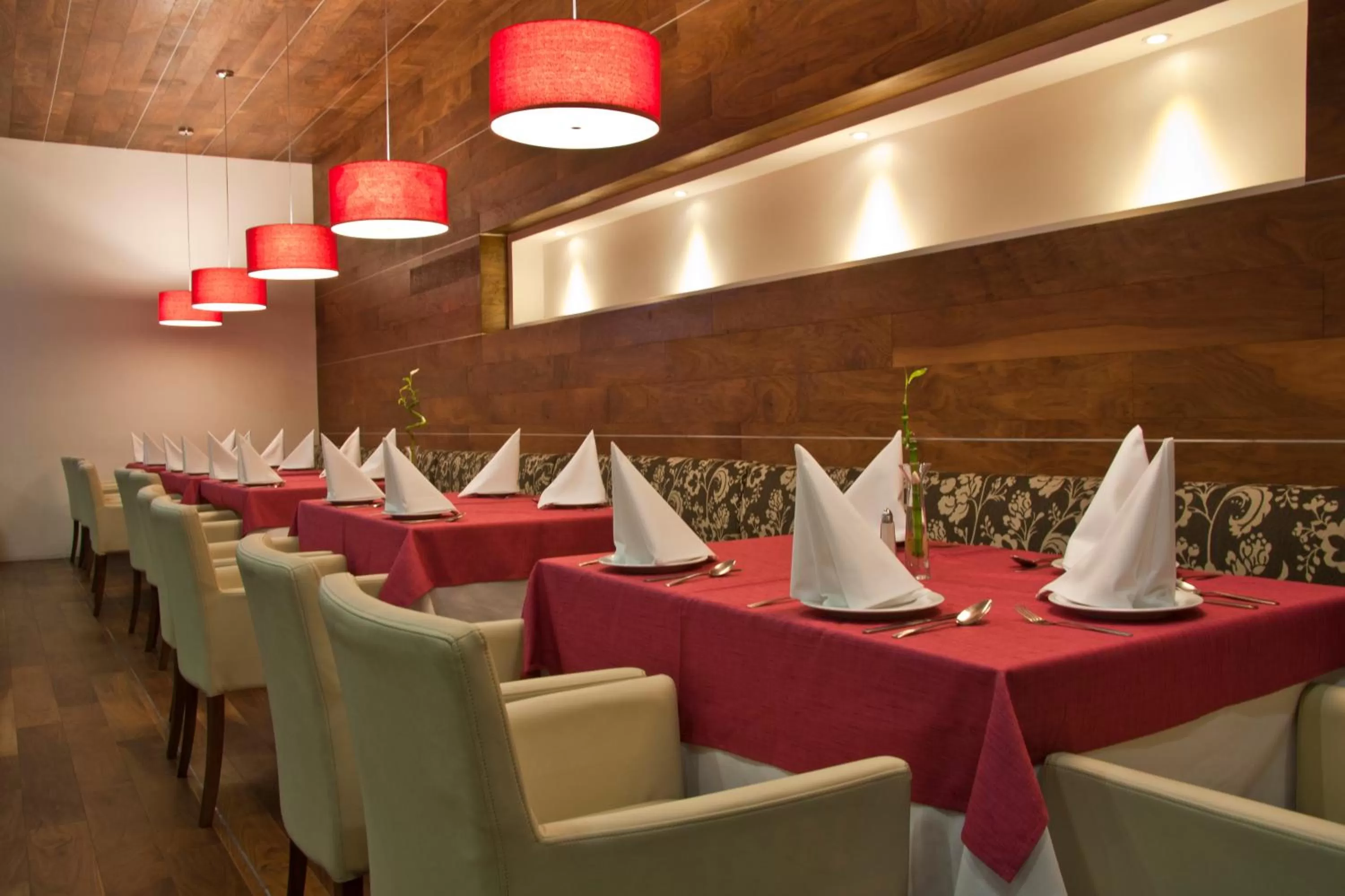 Restaurant/places to eat in Casa Inn Premium Hotel Queretaro