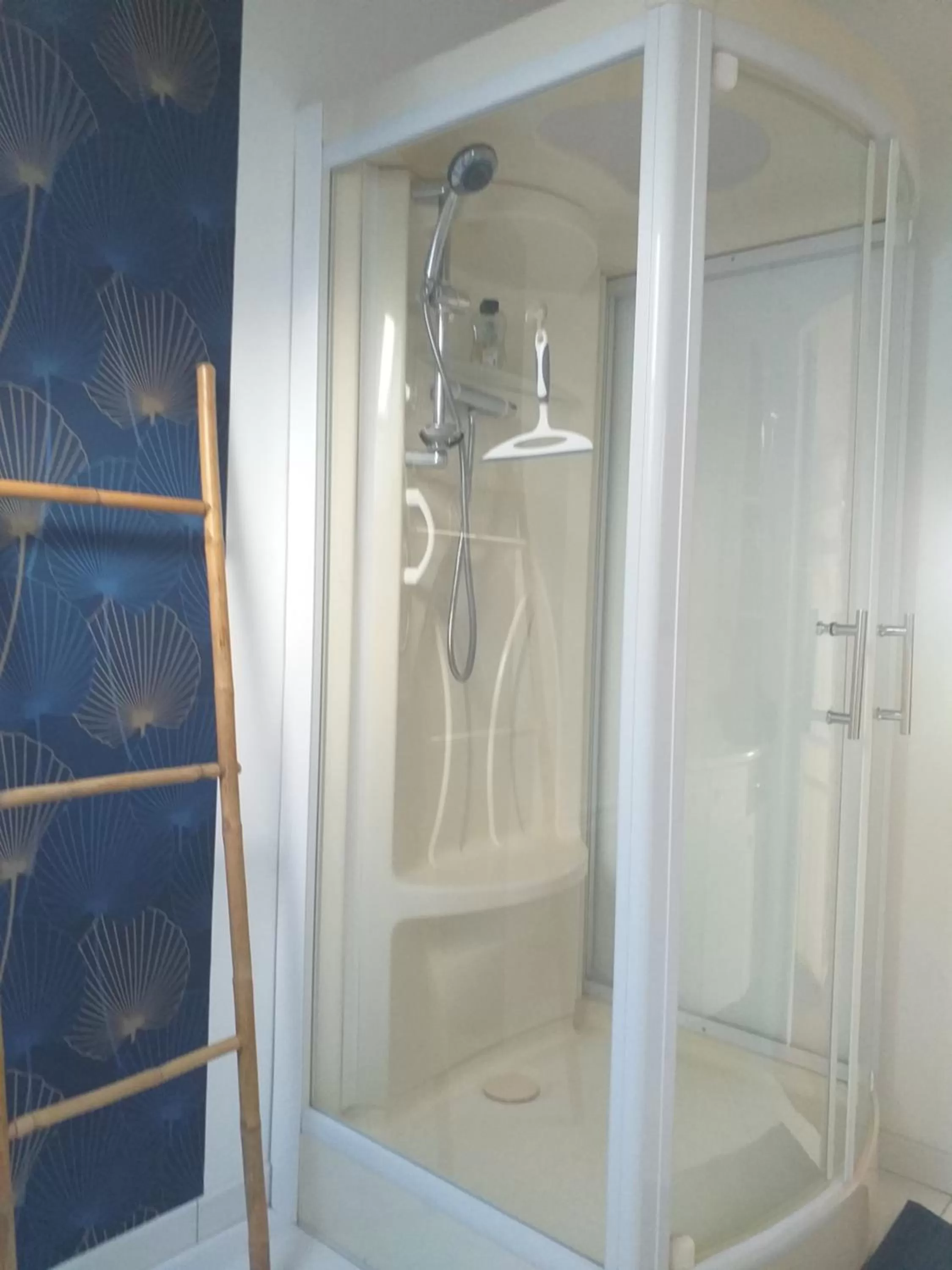 Bathroom in B&B Côté Loire