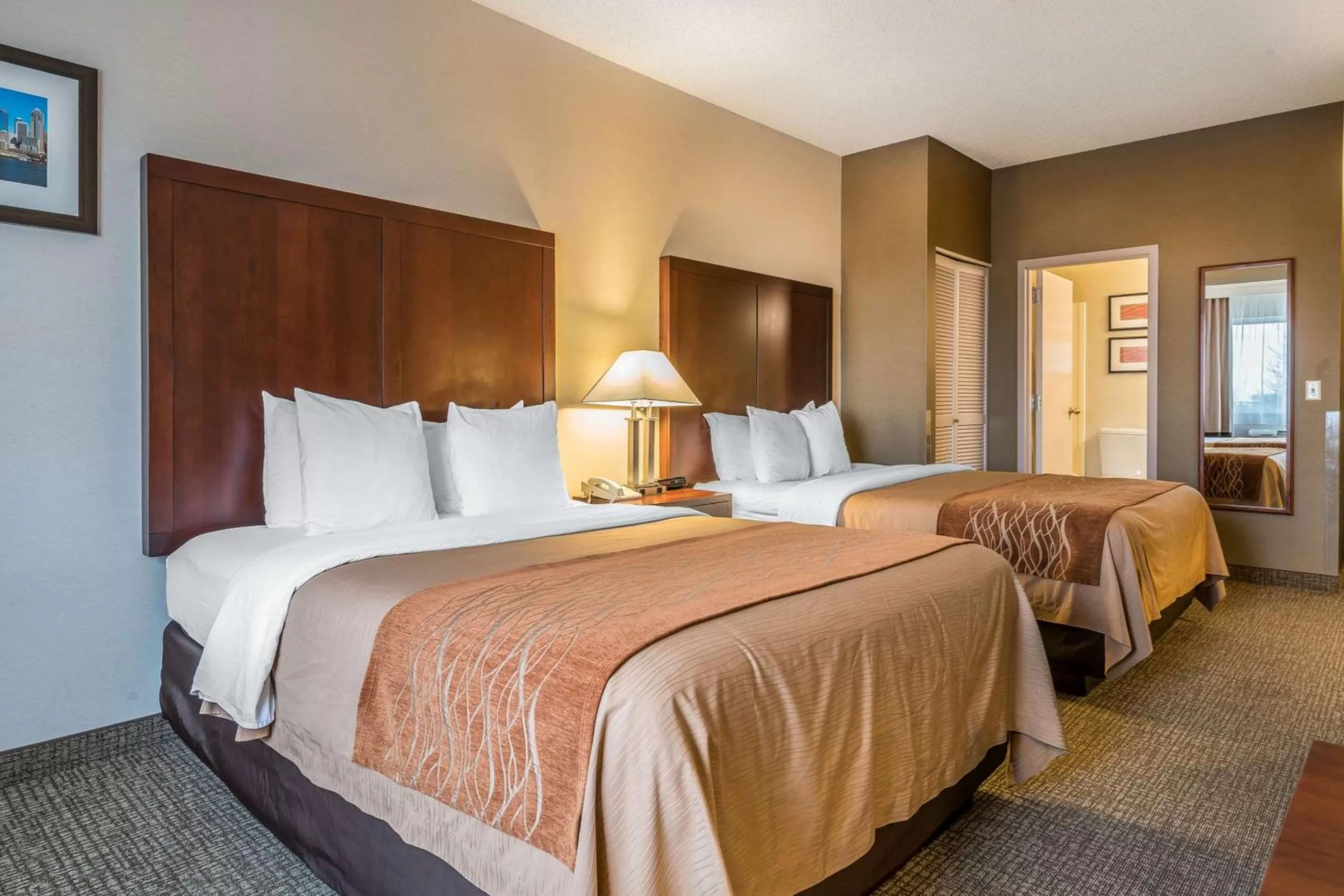 Photo of the whole room, Bed in Comfort Inn & Suites Seattle North