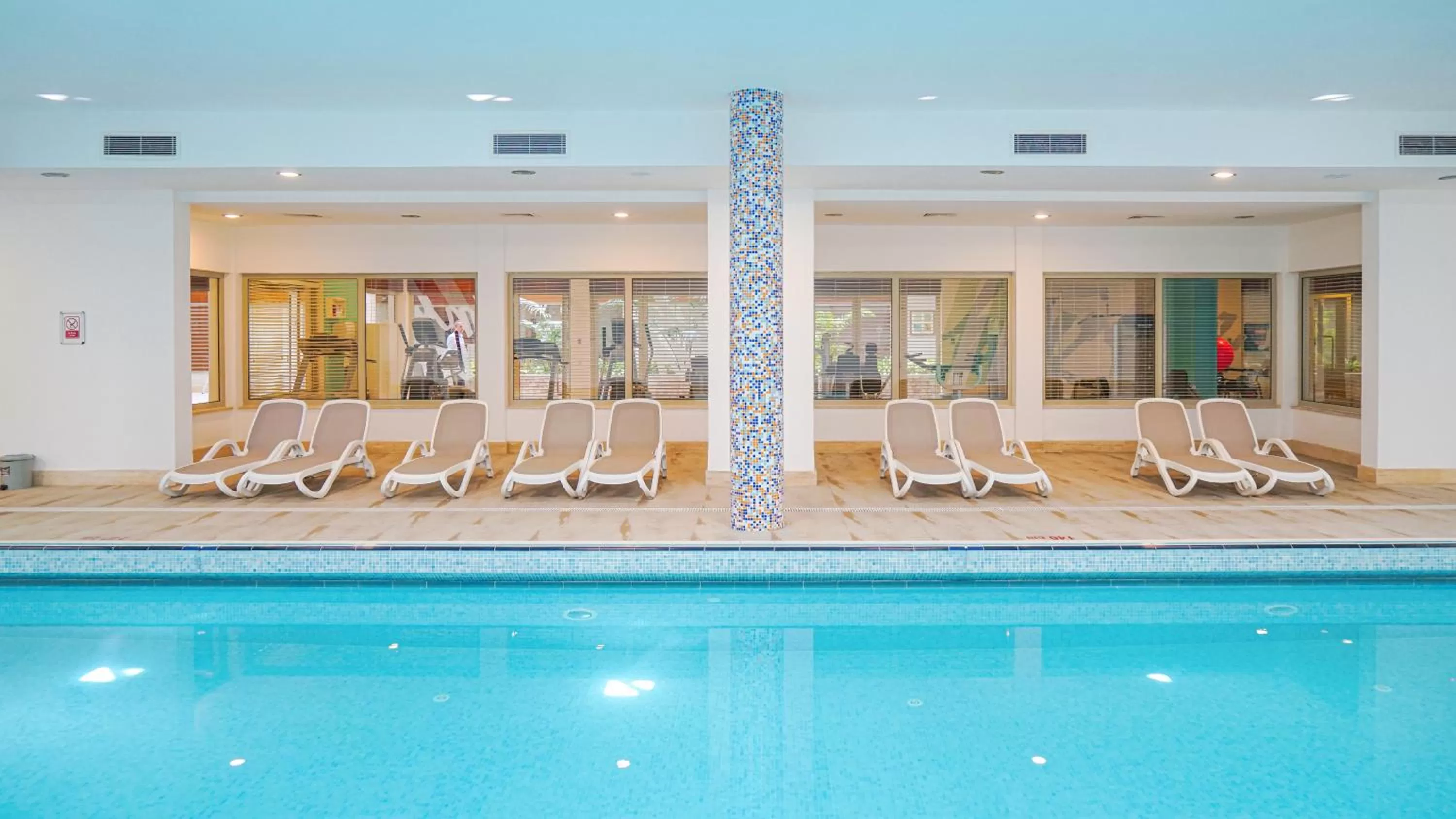 Swimming pool in Barut B Suites