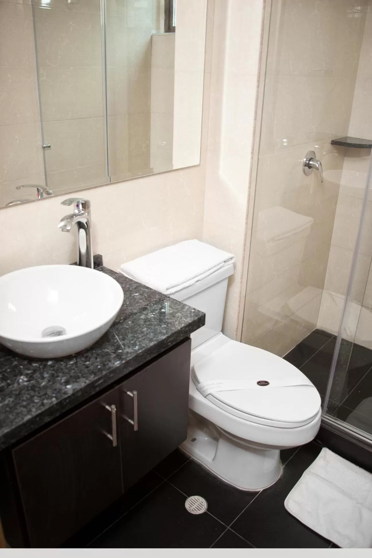 Bathroom in Hotel Casa Mahanaim Colferias, Bogotá