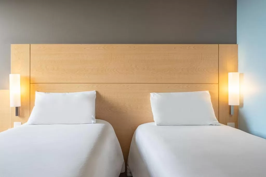 Property building, Bed in Ibis Chihuahua