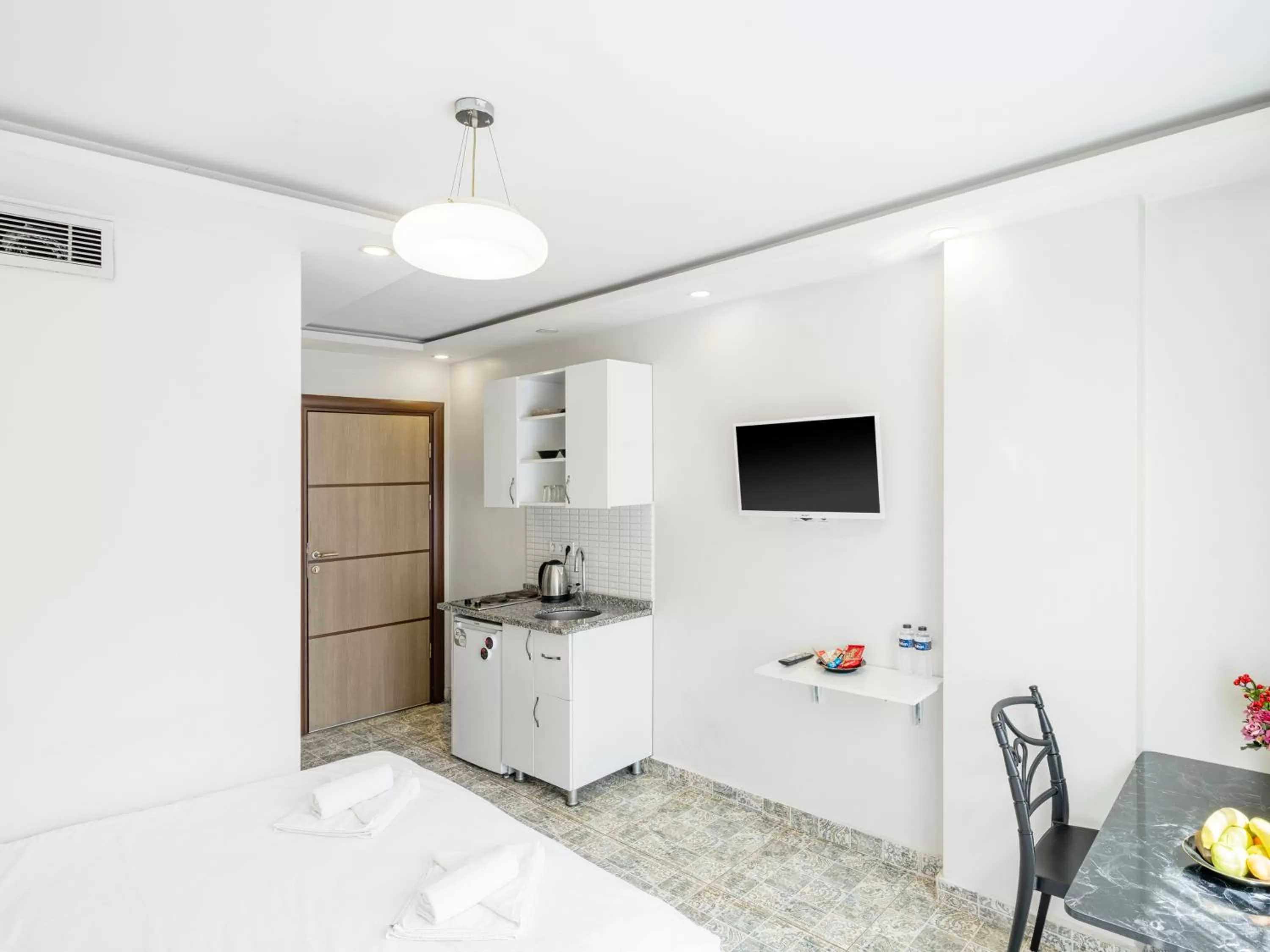 TV and multimedia in The Red Tent Suite 88