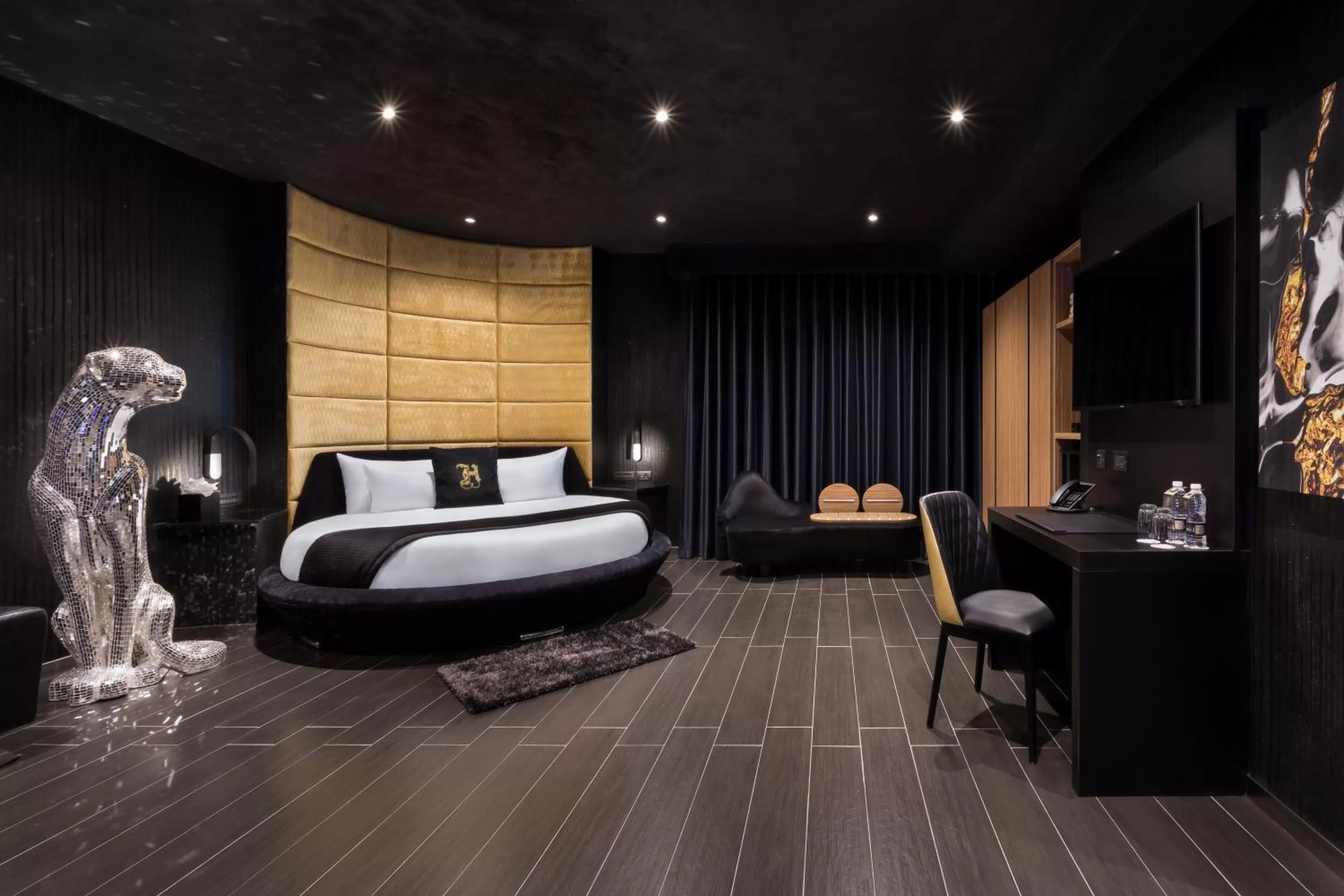 Decorative detail, Bed in H Hotel & SPA - Adults Only