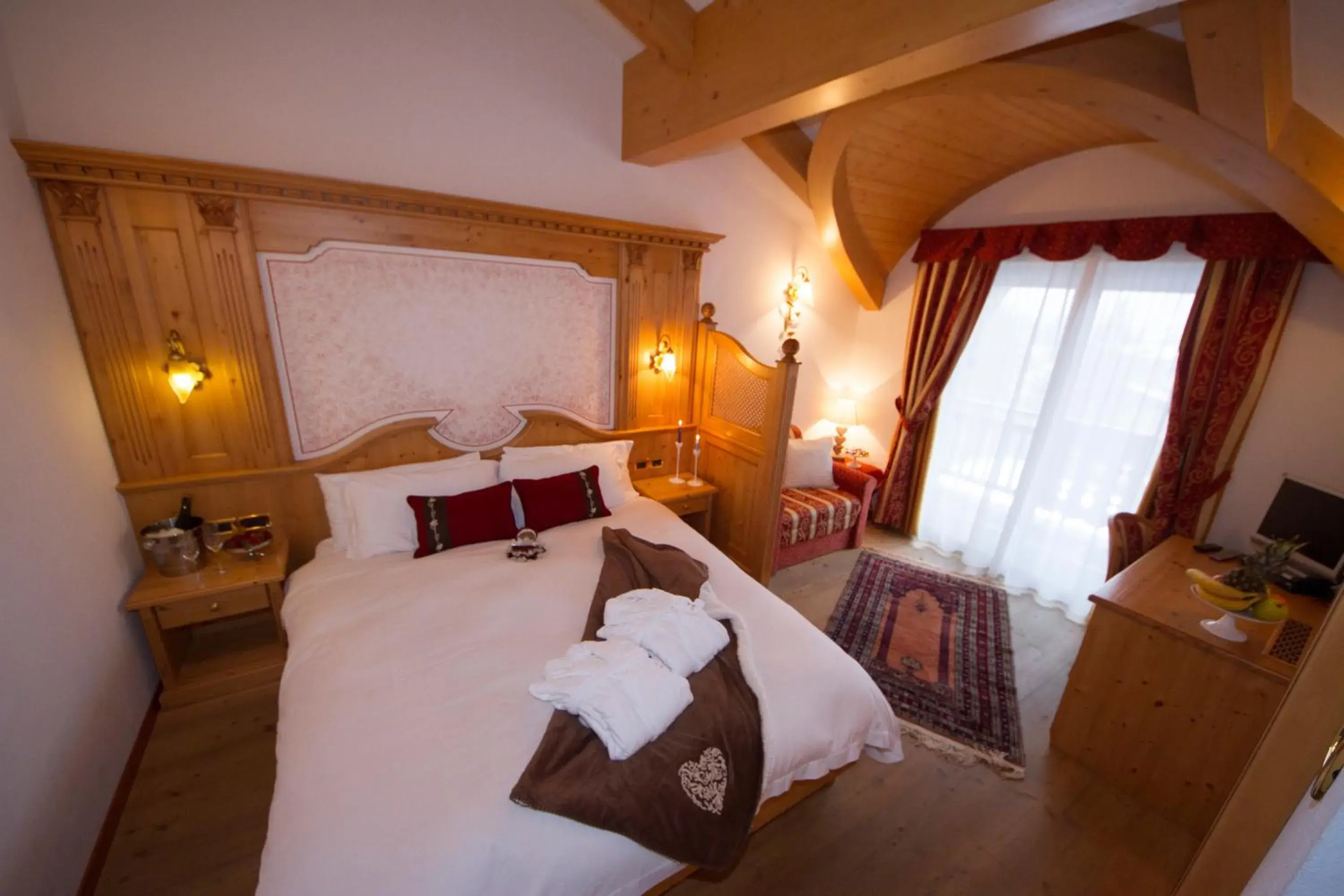 Superior Double or Twin Room with Mountain View in Hotel Chalet all'Imperatore Superior Double or Twin Room with Mountain View in Hotel Chalet all'Imperatore