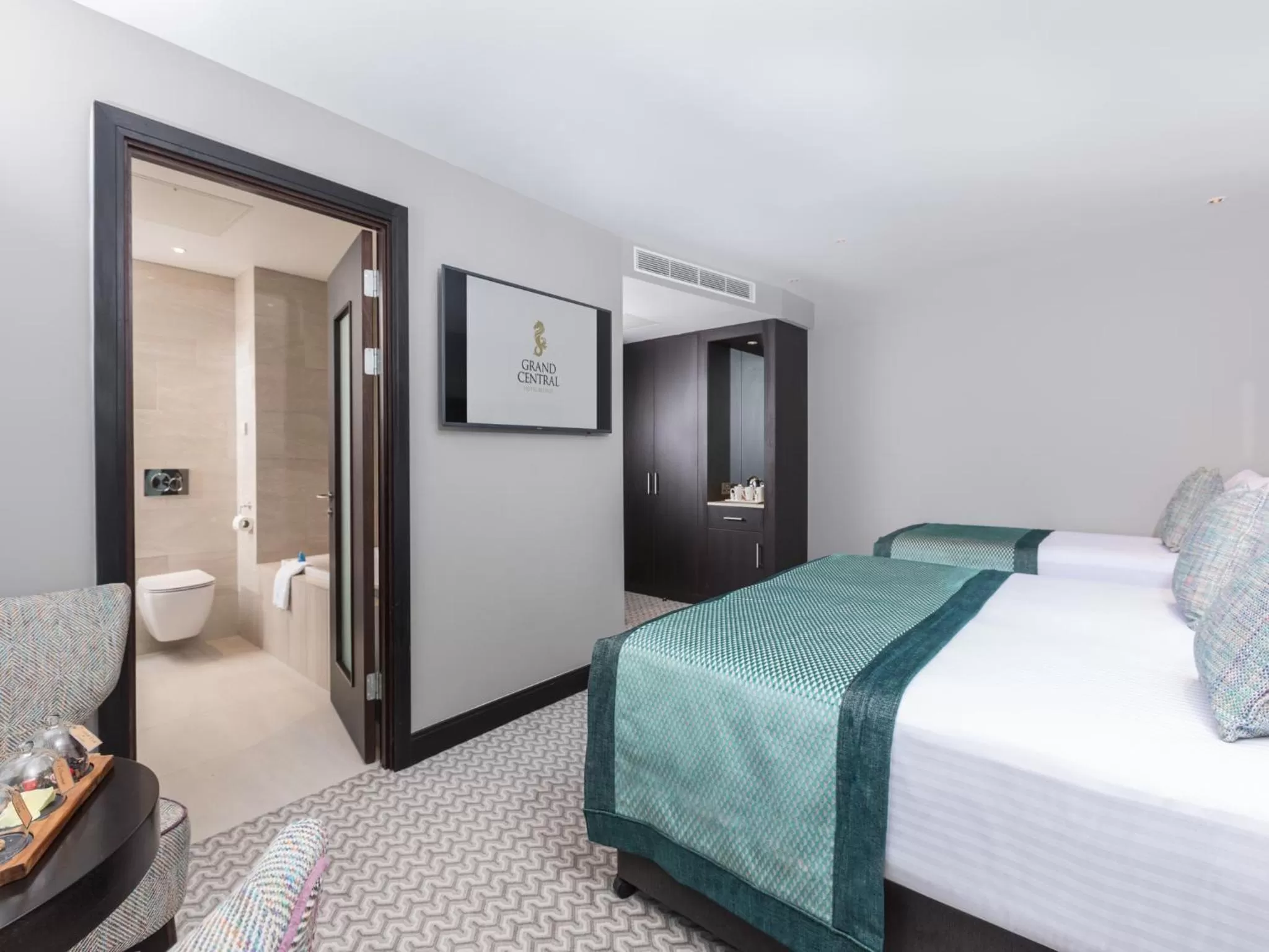 Bedroom, Bed in Grand Central Hotel Belfast