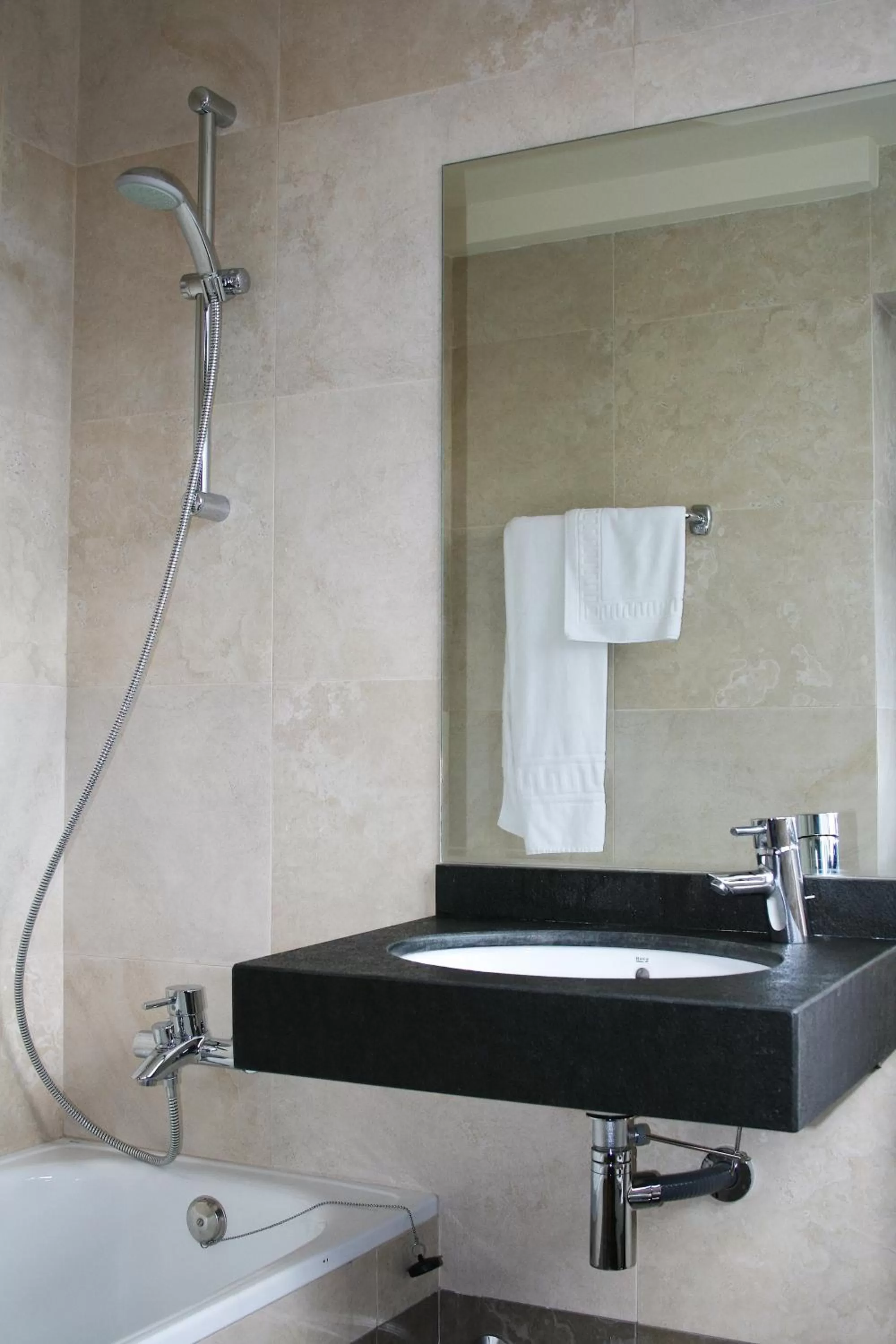 Bathroom in Hotel Avenida