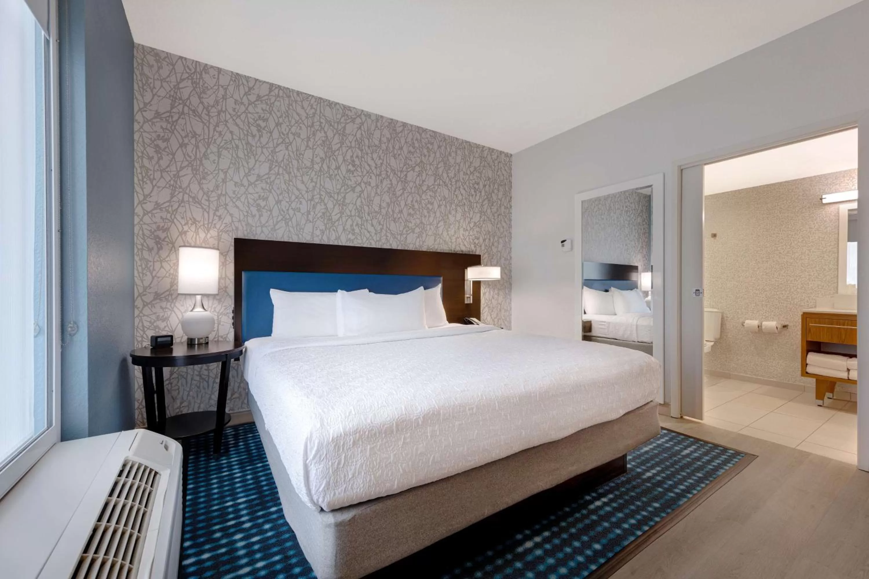 Bed in Home2 Suites by Hilton Orlando International Drive South - Free Shuttle to Theme Parks