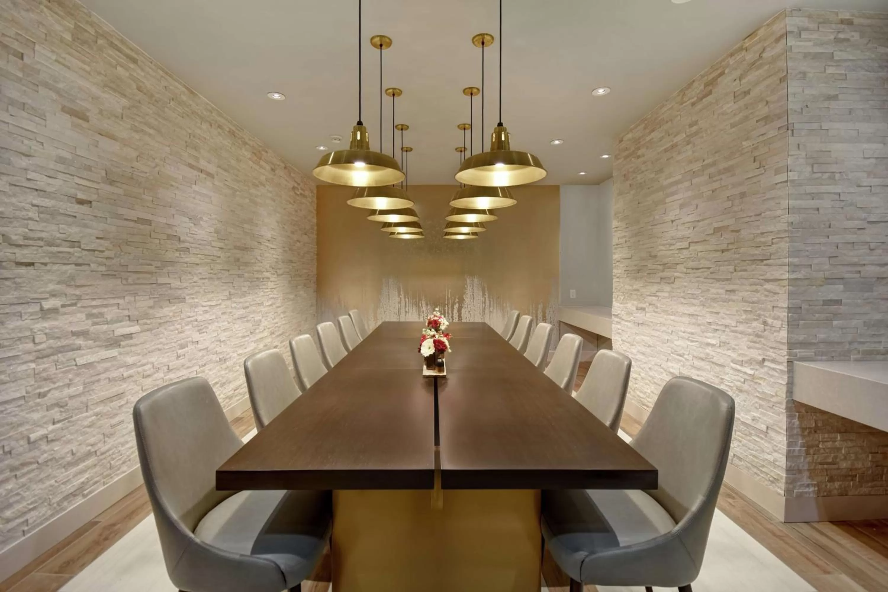 Dining area in Embassy Suites by Hilton Raleigh Durham Research Triangle