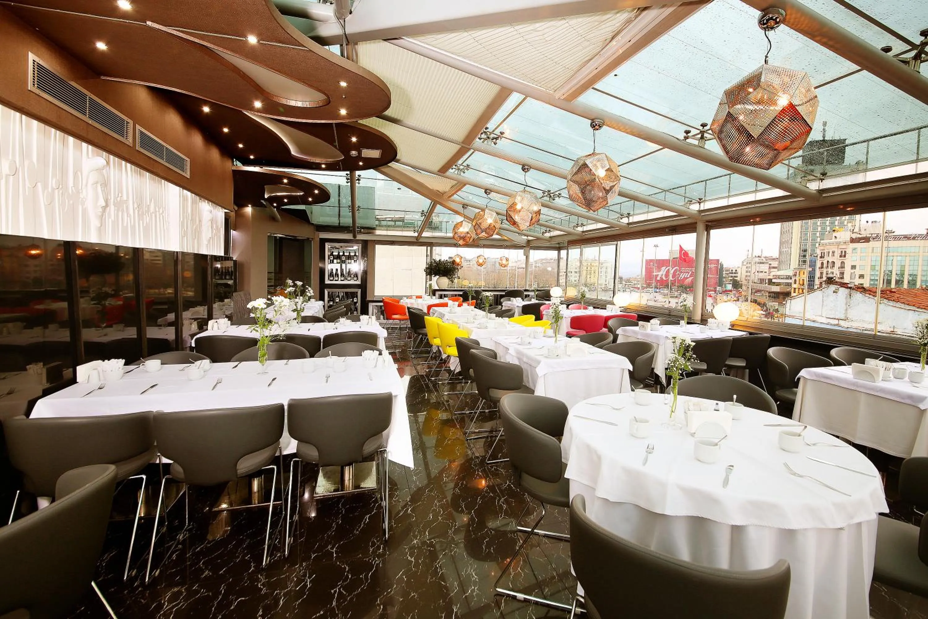 Restaurant/places to eat in Cartoon Hotel