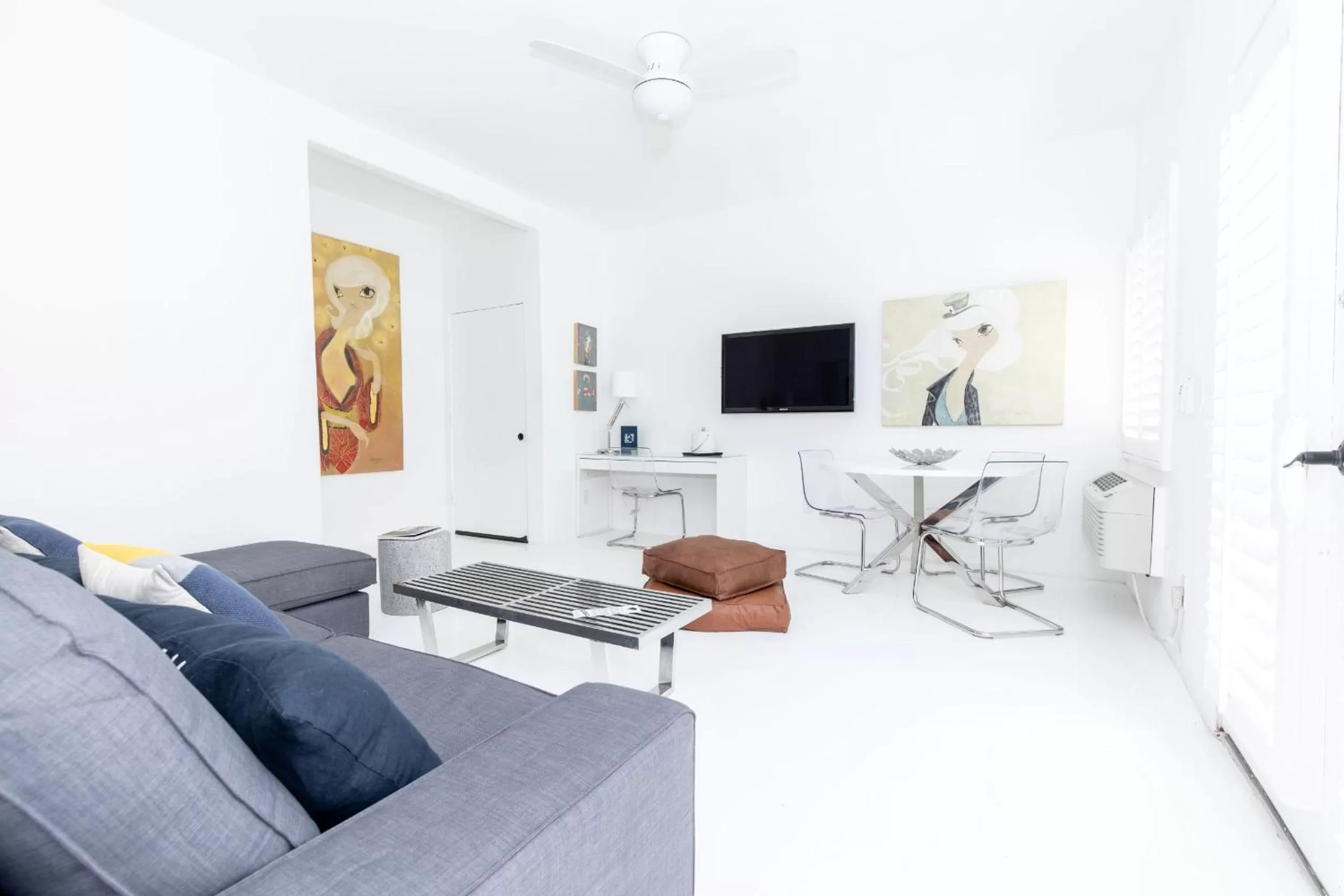 TV and multimedia in Alcazar Palm Springs