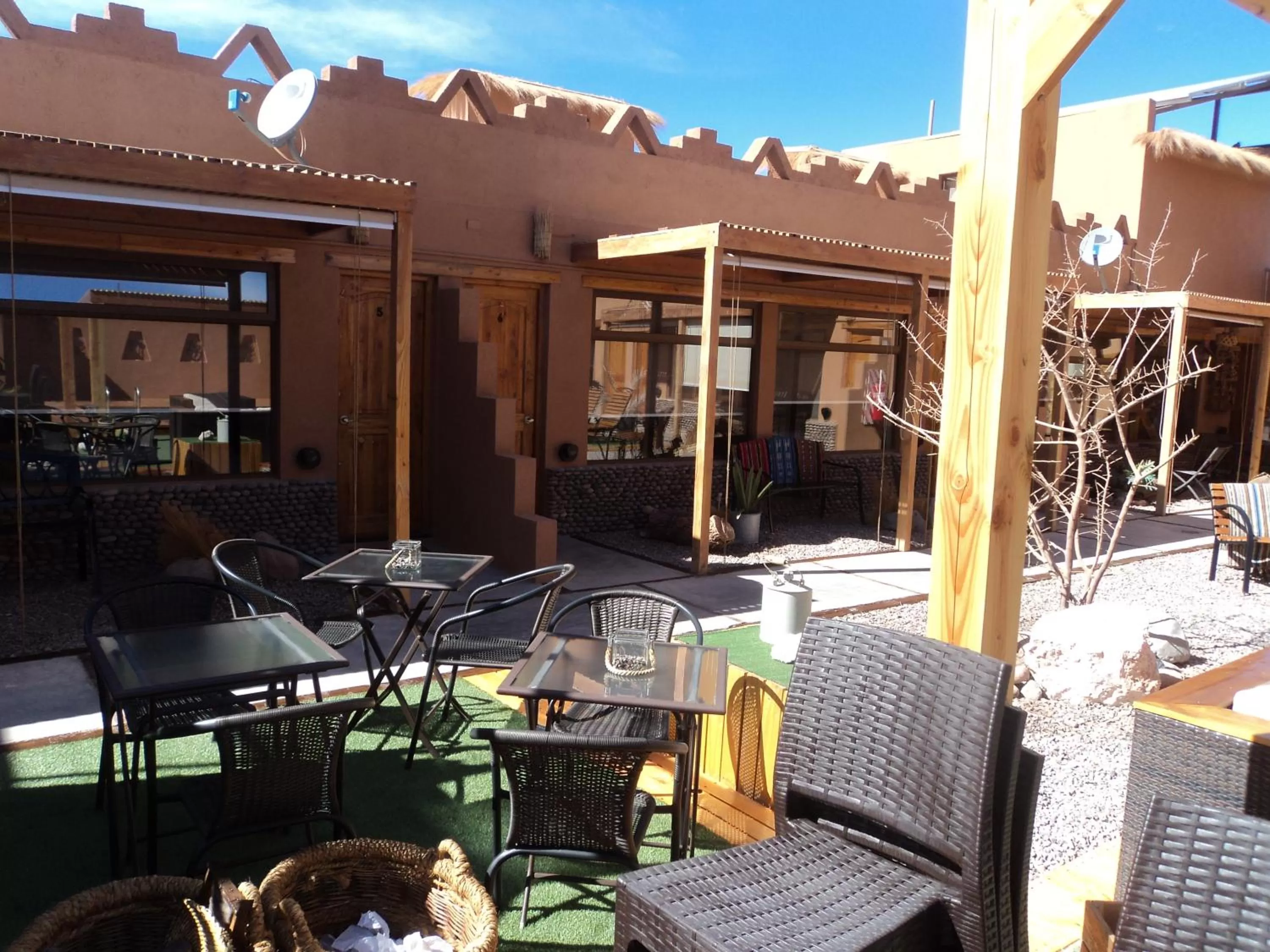 Patio, Restaurant/Places to Eat in Hoteles Pueblo de Tierra