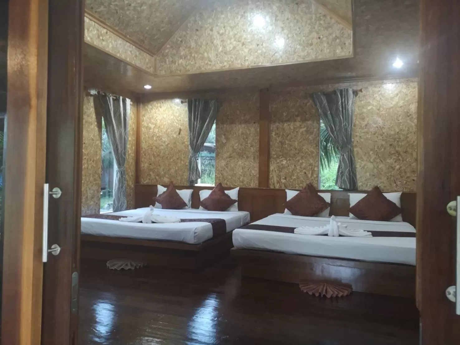 Family Villa with Pool Access in Baannai Lake View Resort