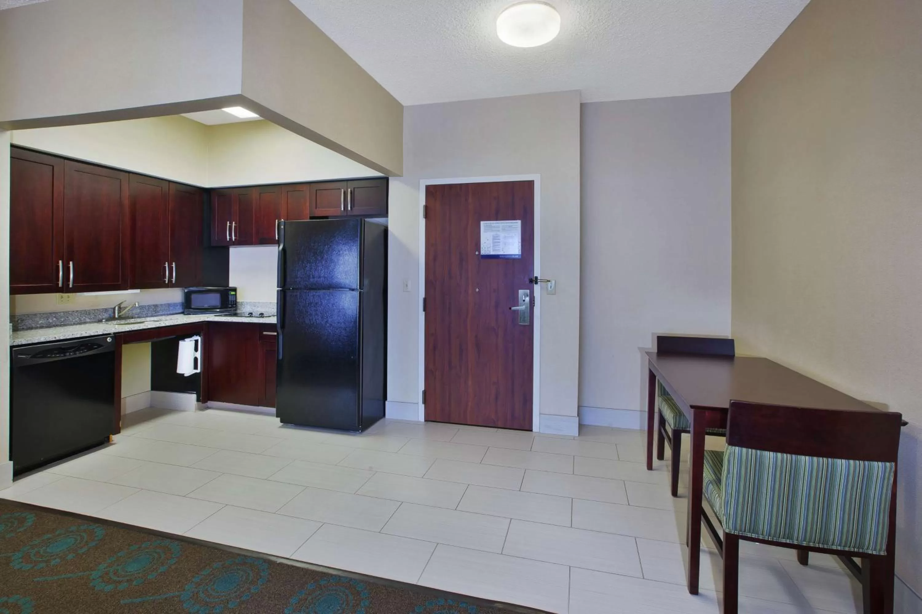 Kitchen or kitchenette in Hampton Inn & Suites South Bend