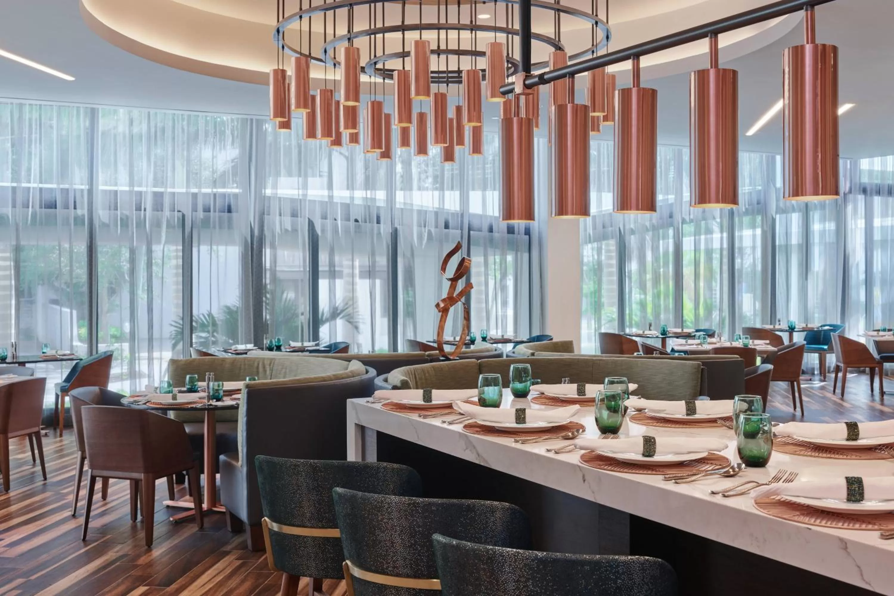 Restaurant/places to eat in Art Ovation Hotel, Autograph Collection