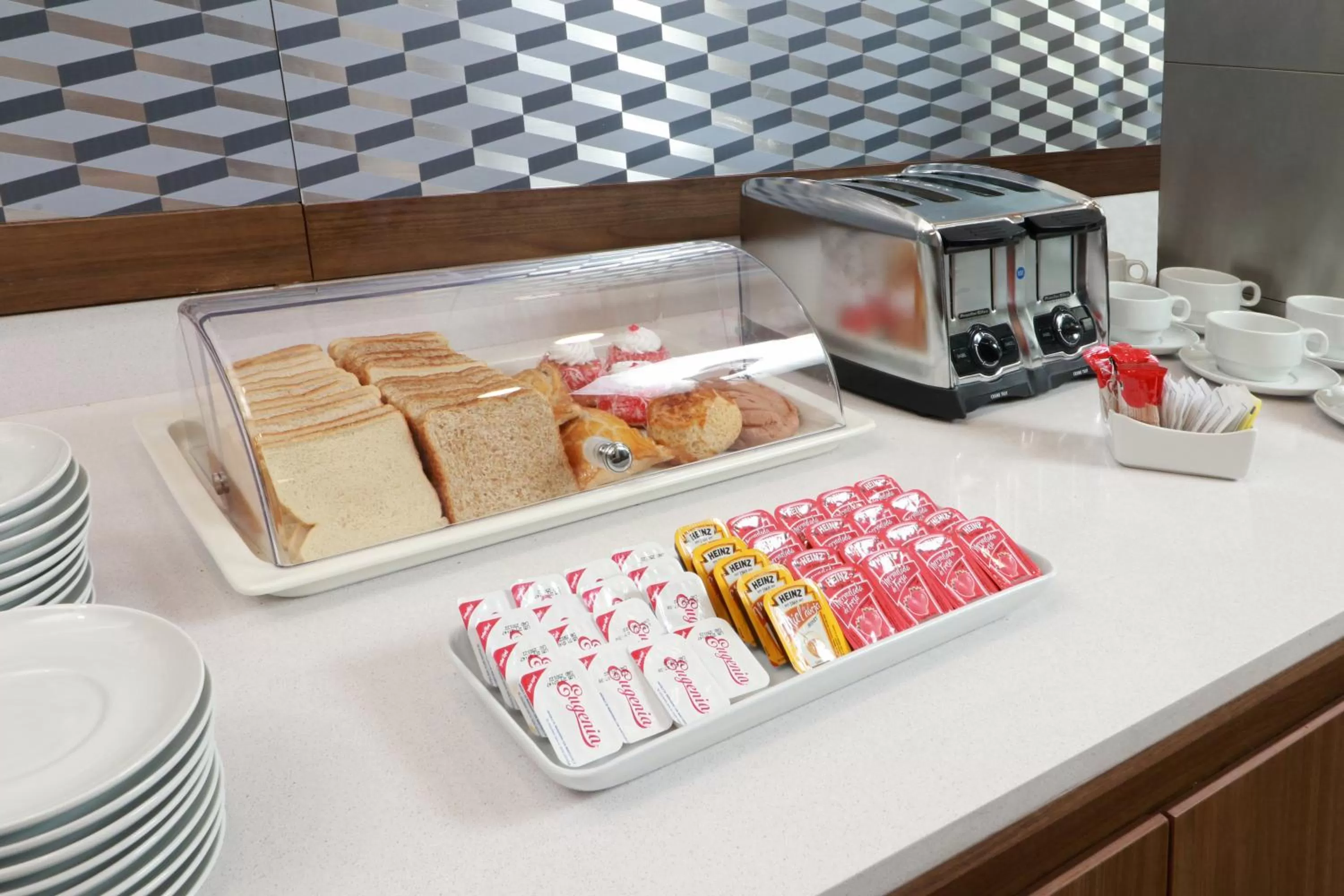 Food in Holiday Inn Express - Monterrey - Fundidora by IHG