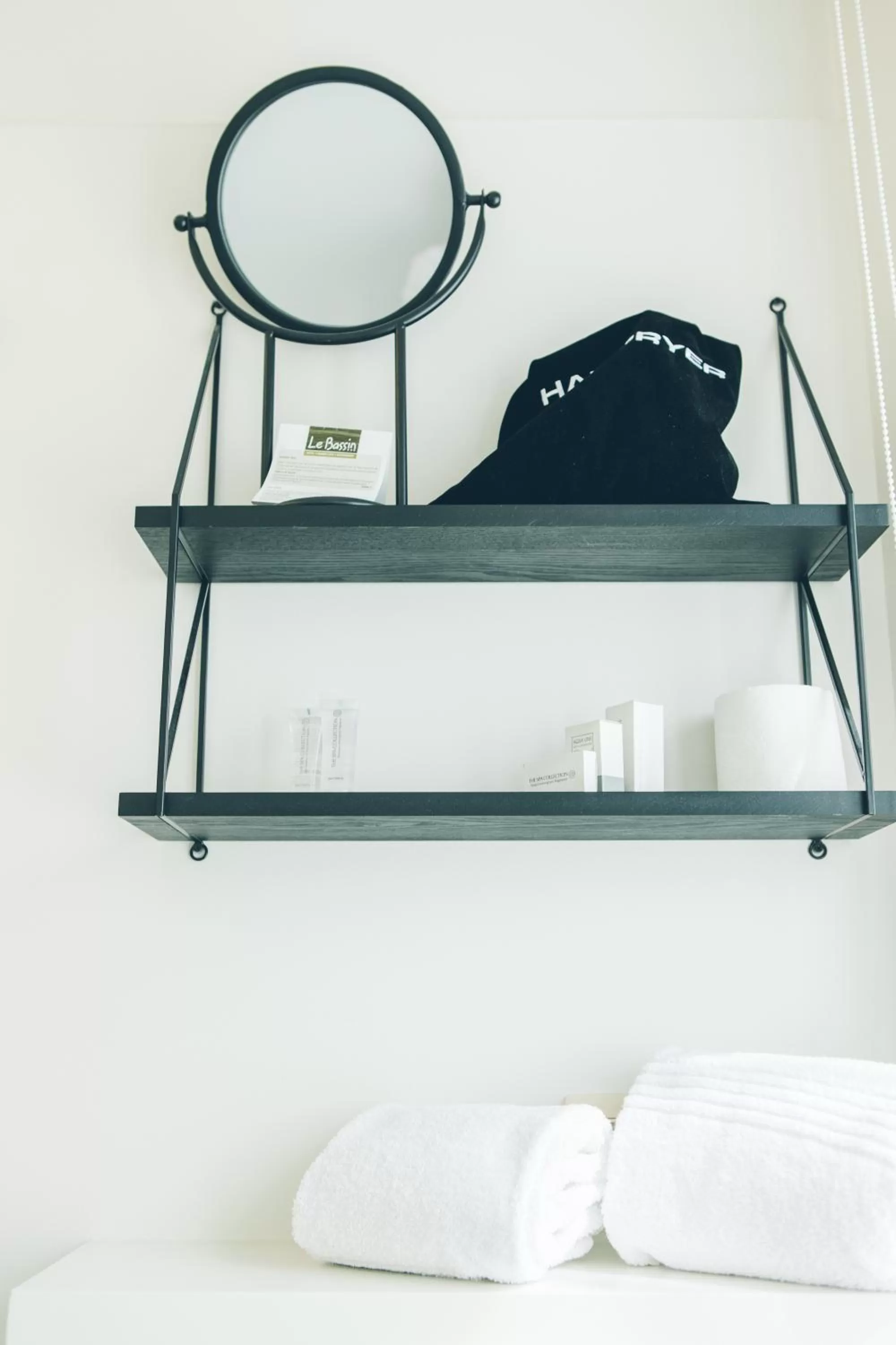 Bathroom, Bed in Hotel du Bassin