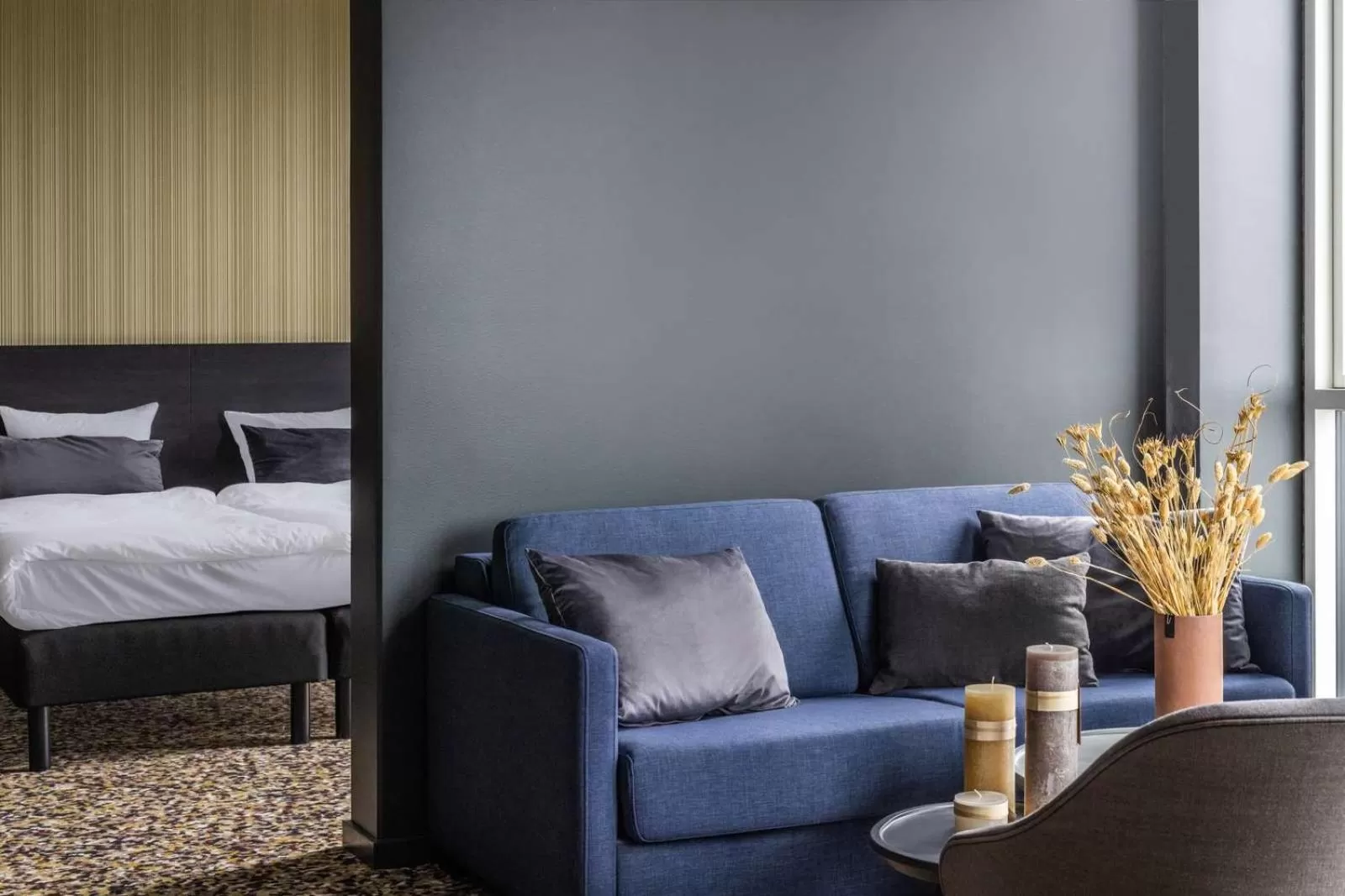 Seating area, Bed in Peak 12 Hotel