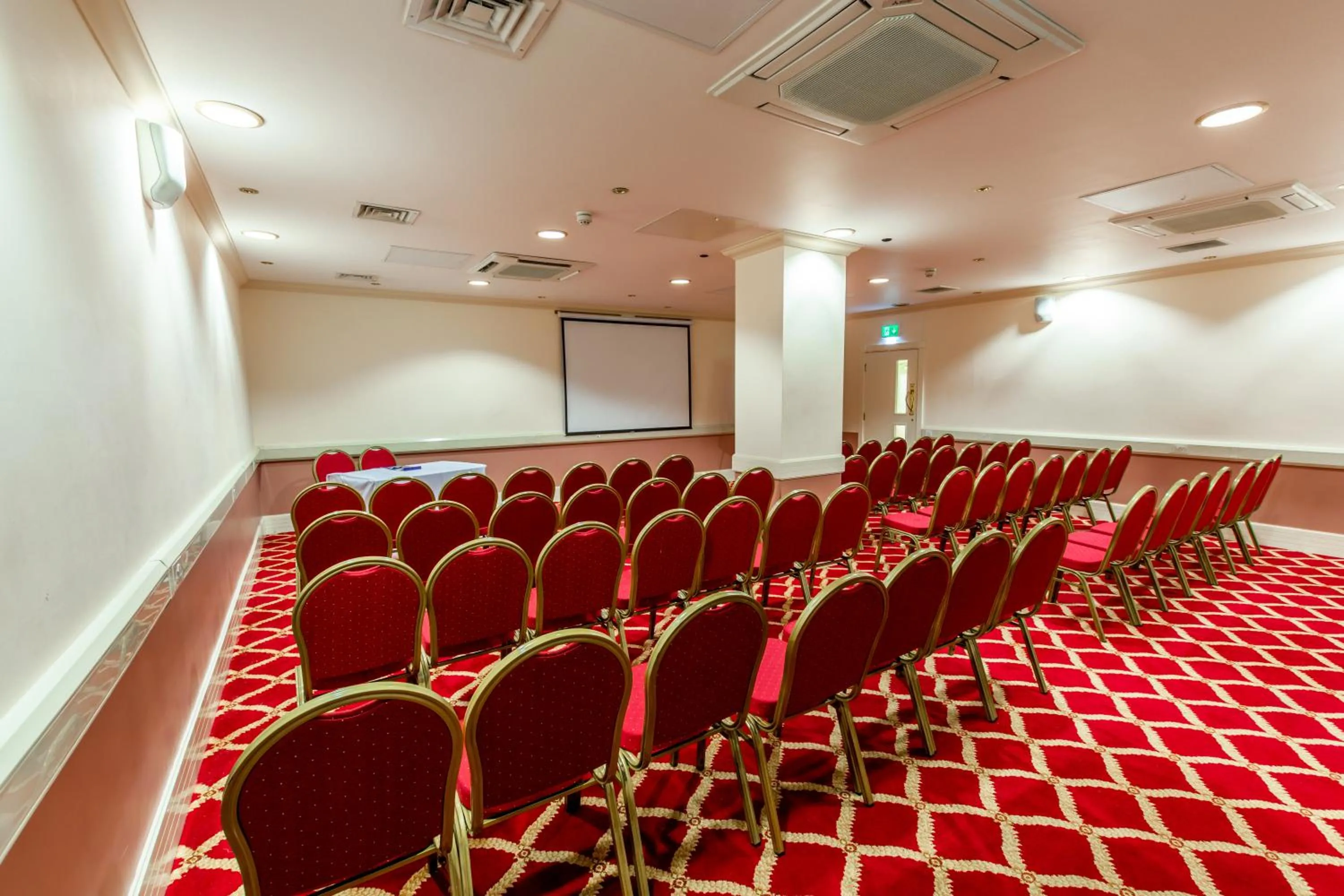 Business facilities in Adelphi Hotel