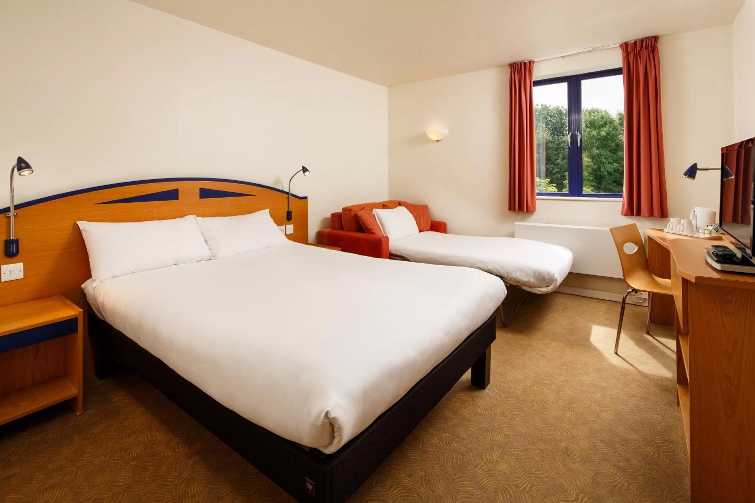 Bed in ibis Preston North