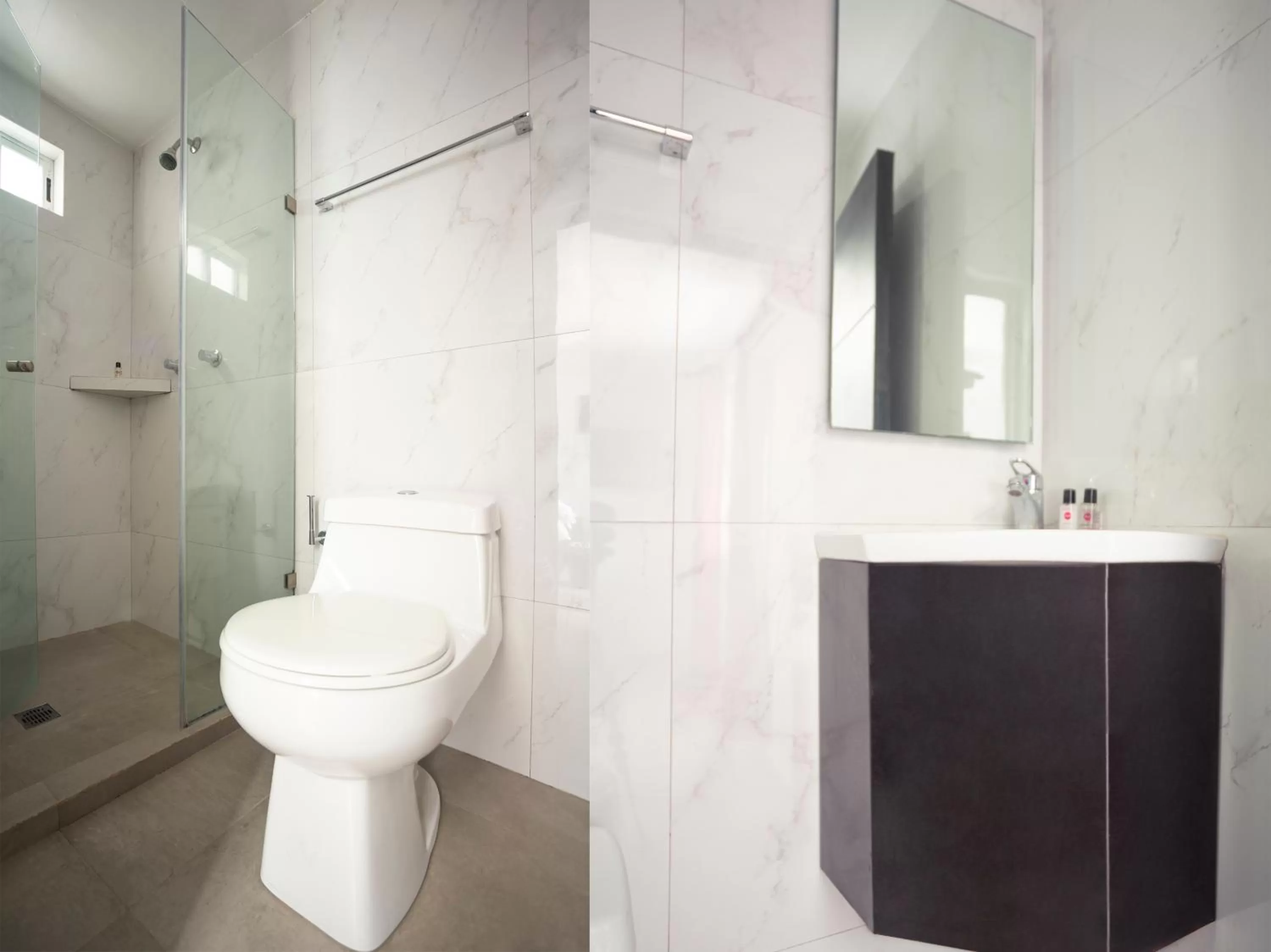 Bathroom in ADHOC Express