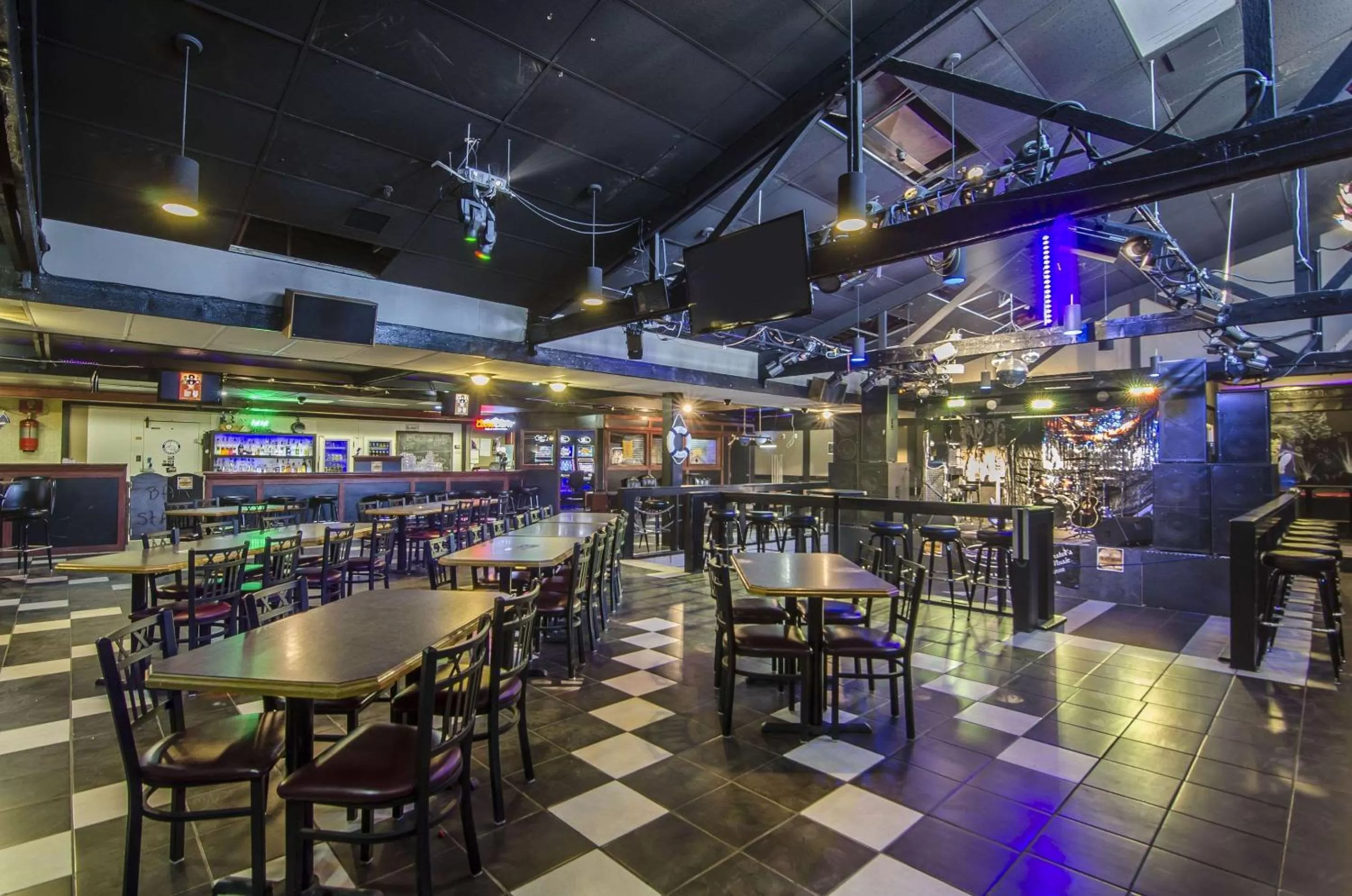 Lounge or bar in Econo Lodge Lloydminster